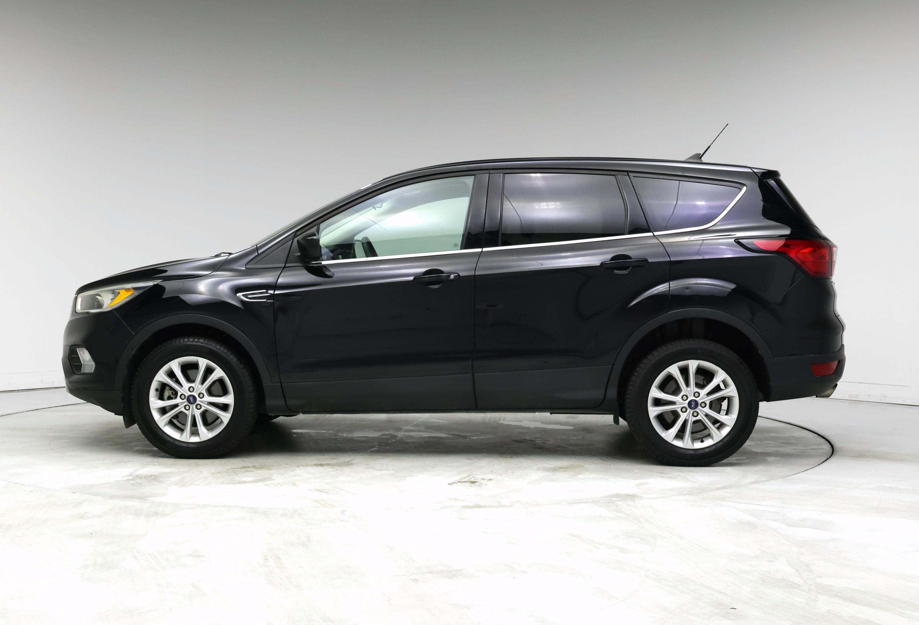 Thumbnail: 2019 Ford Escape - 3