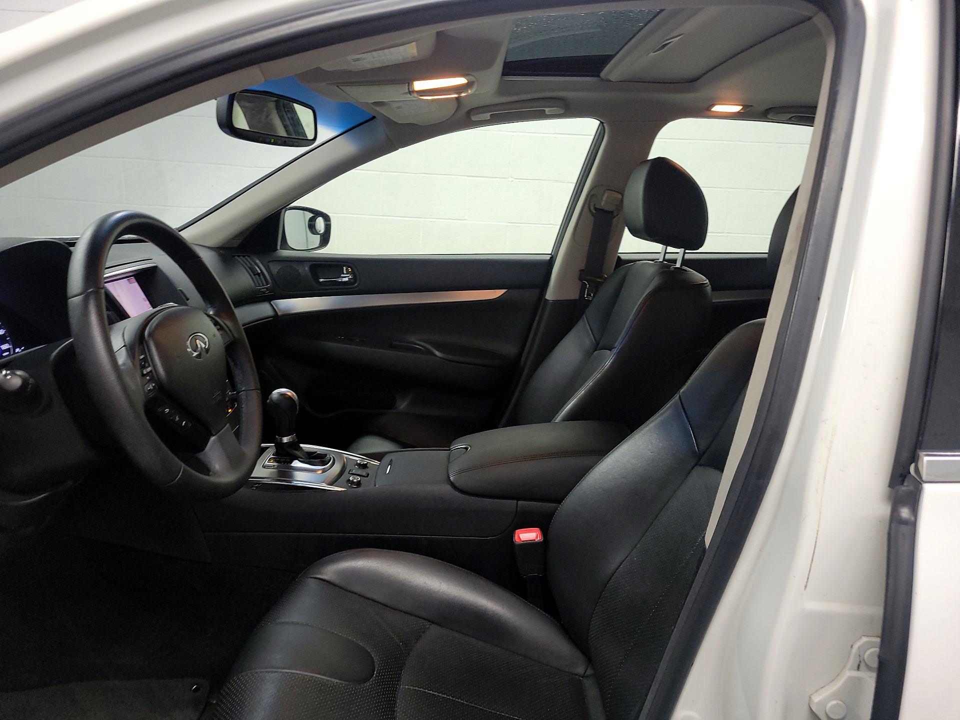 Thumbnail: 2015 INFINITI  - 11