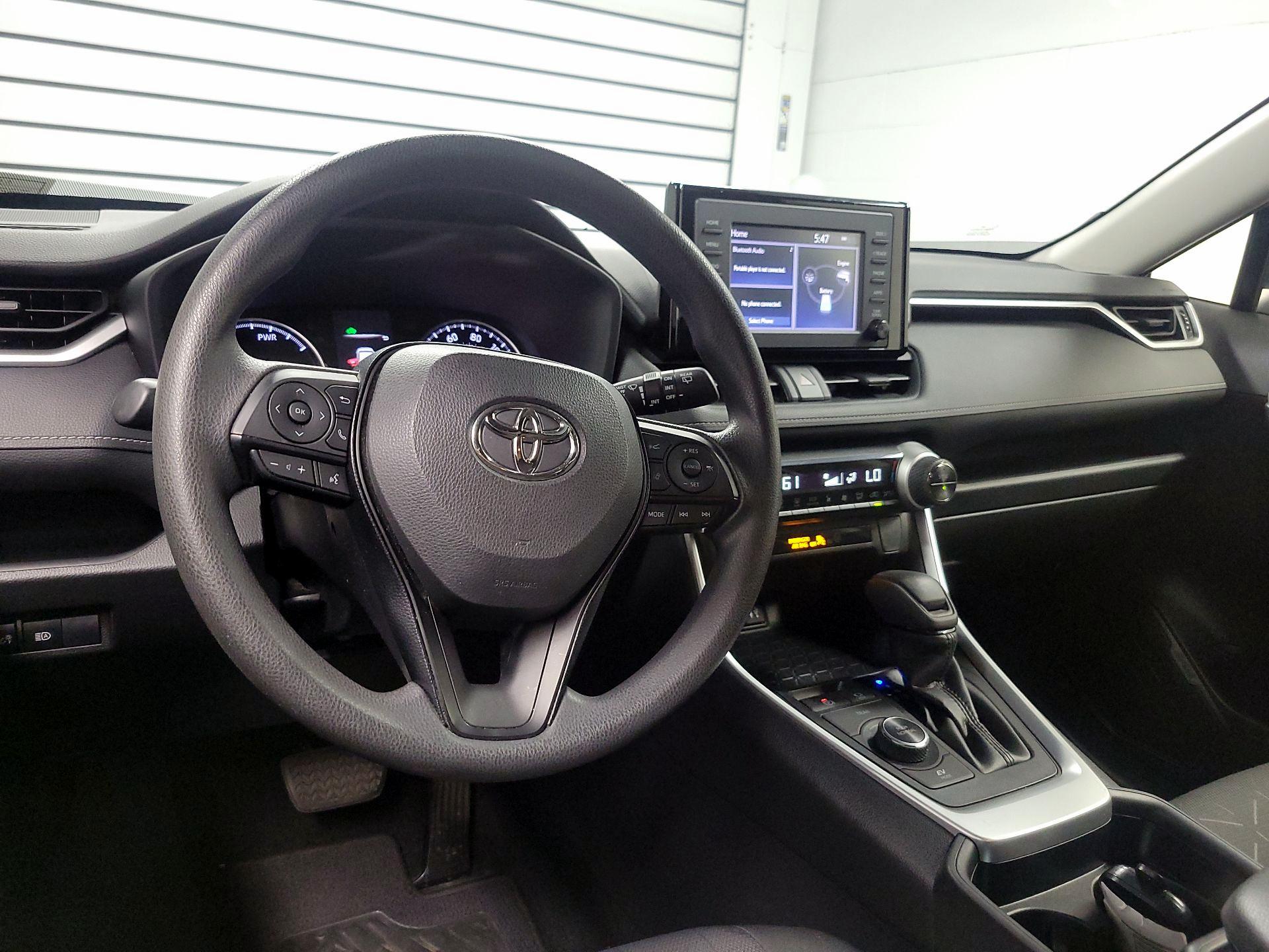 Thumbnail: 2019 Toyota RAV4 - 9