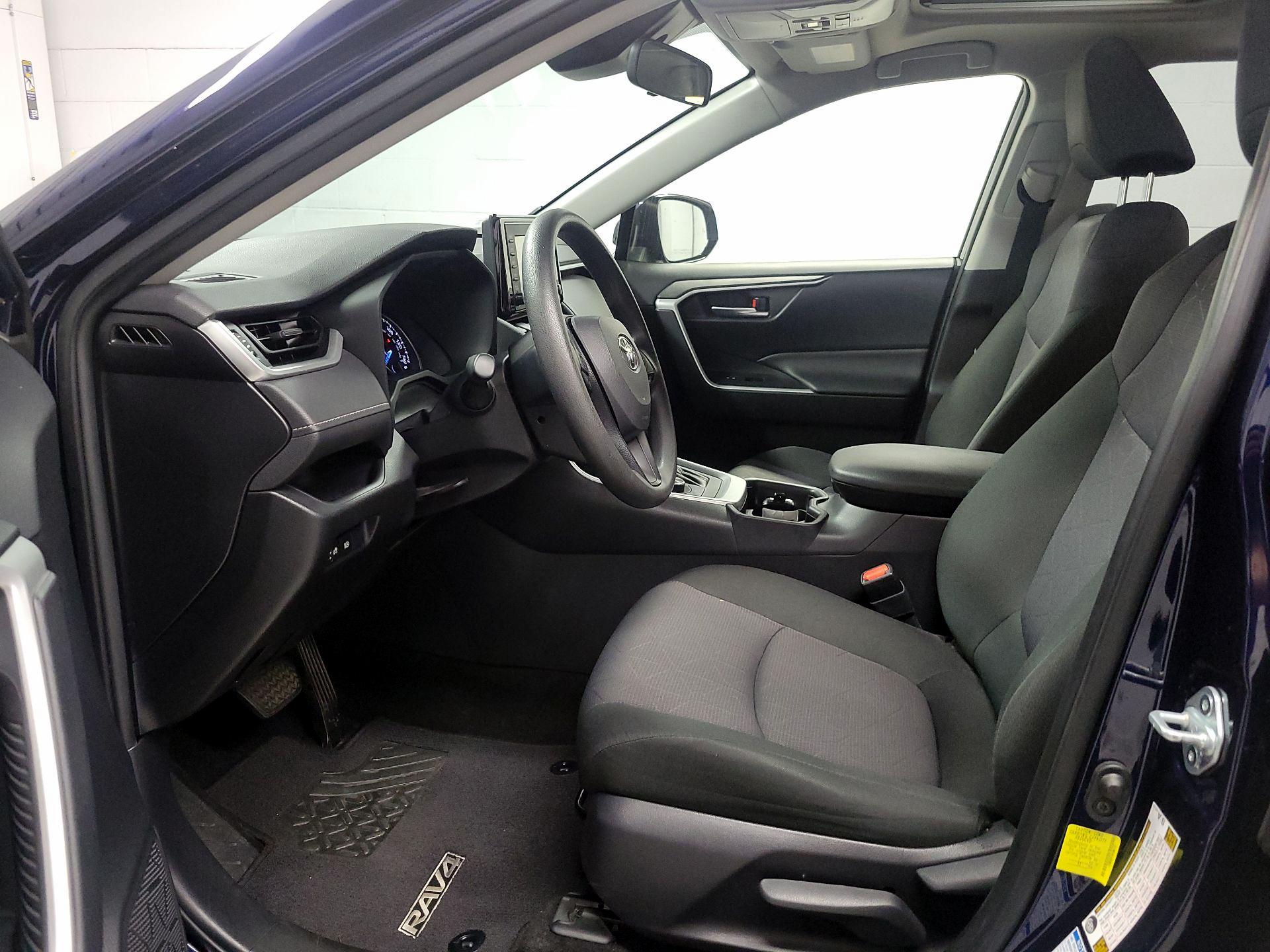 Thumbnail: 2019 Toyota RAV4 - 11
