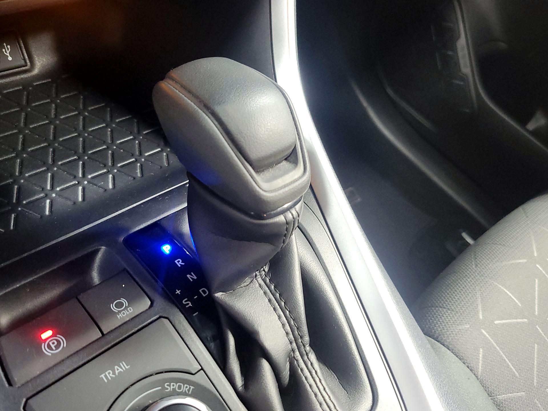 Thumbnail: 2019 Toyota RAV4 - 16