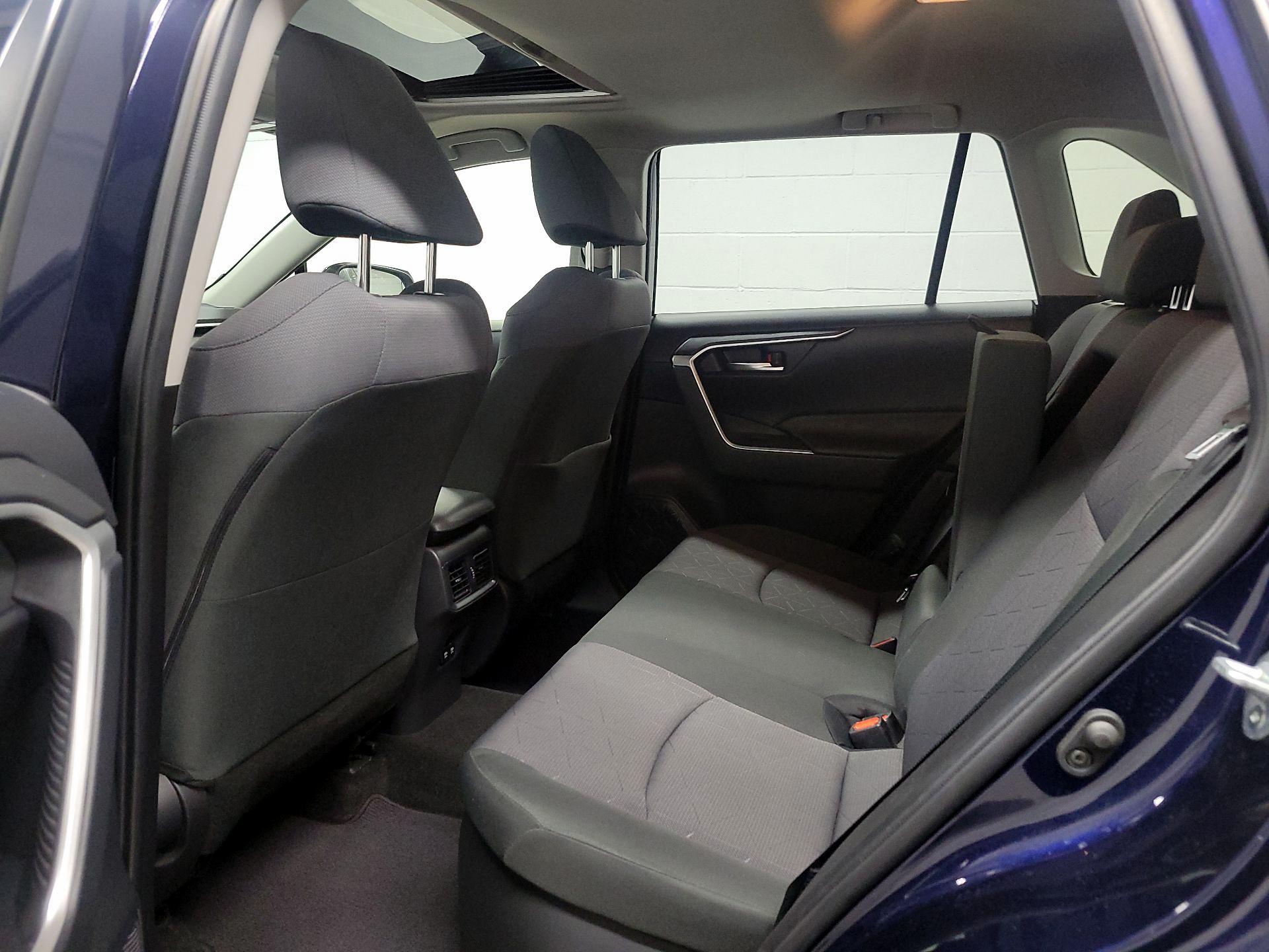 Thumbnail: 2019 Toyota RAV4 - 18