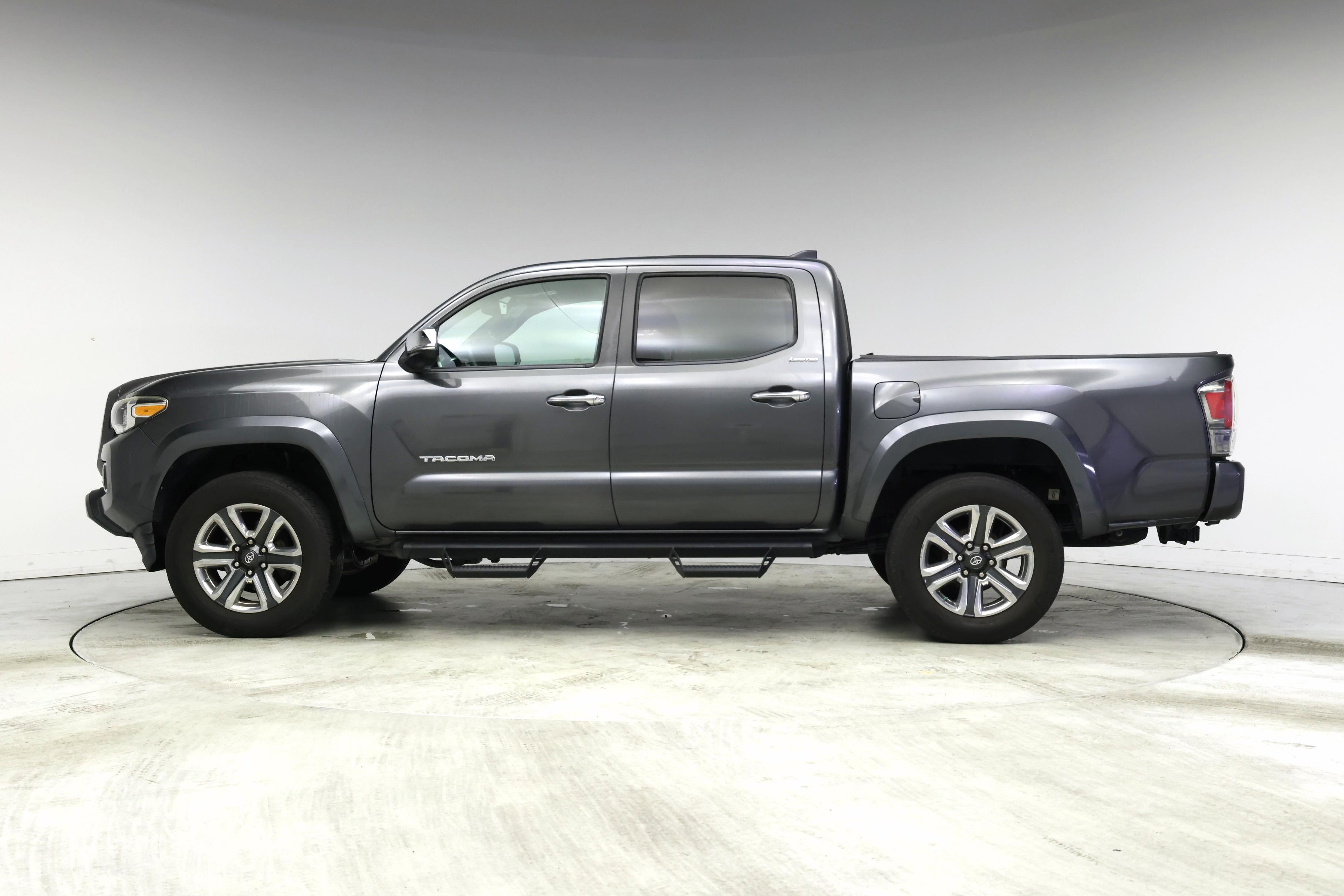Thumbnail: 2017 Toyota Tacoma - 3