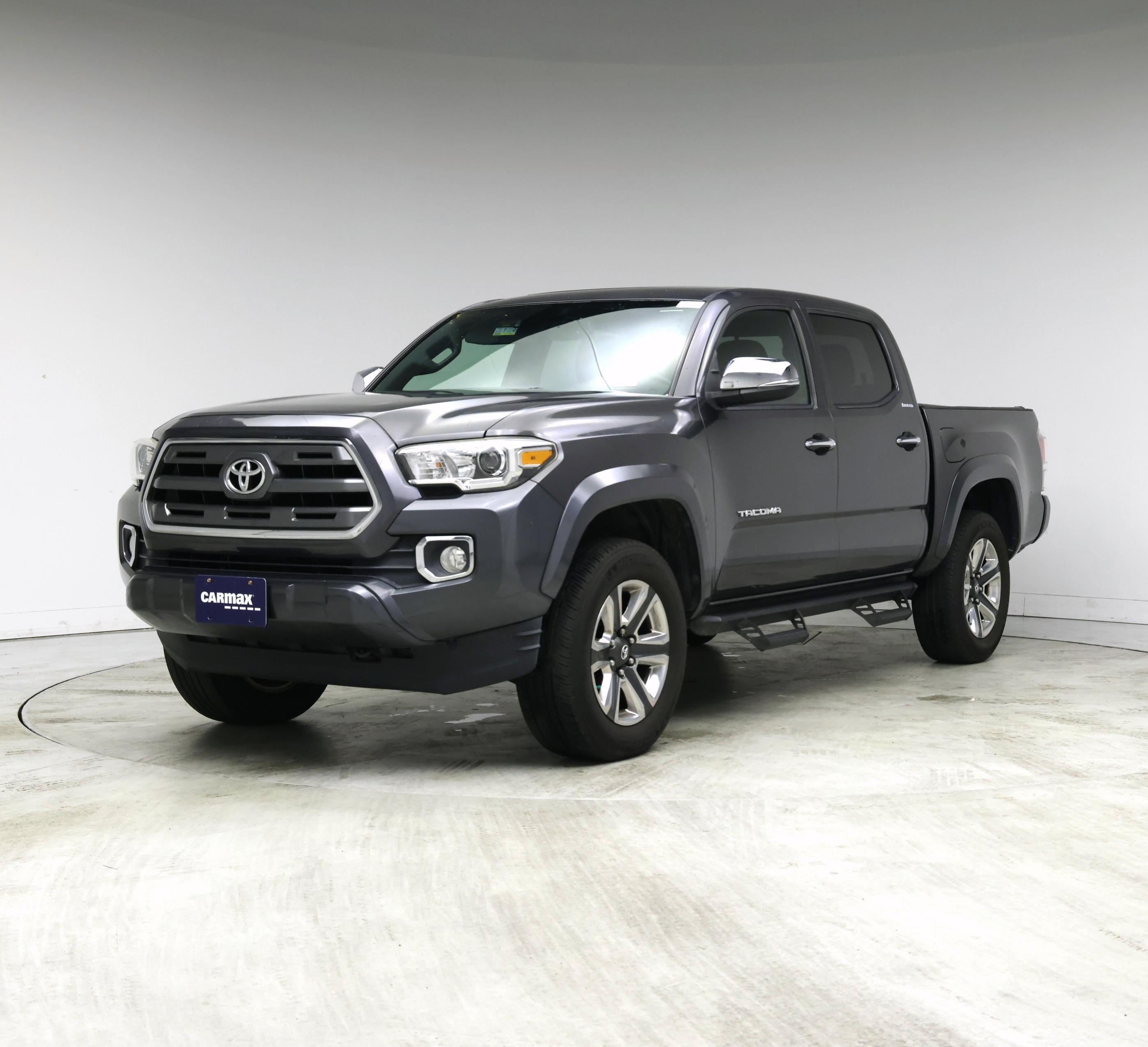 Thumbnail: 2017 Toyota Tacoma - 4