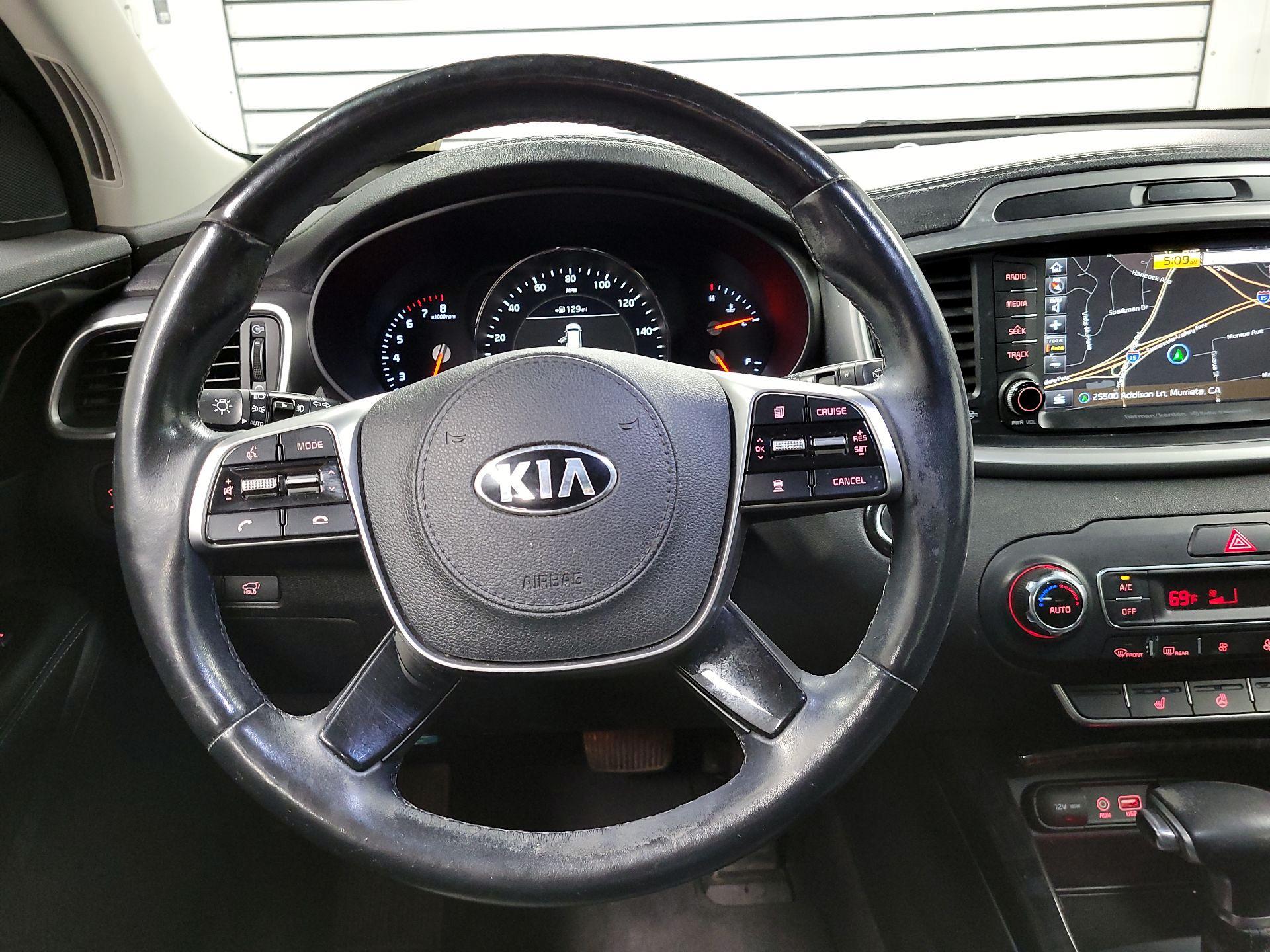 Thumbnail: 2019 Kia Sorento - 10