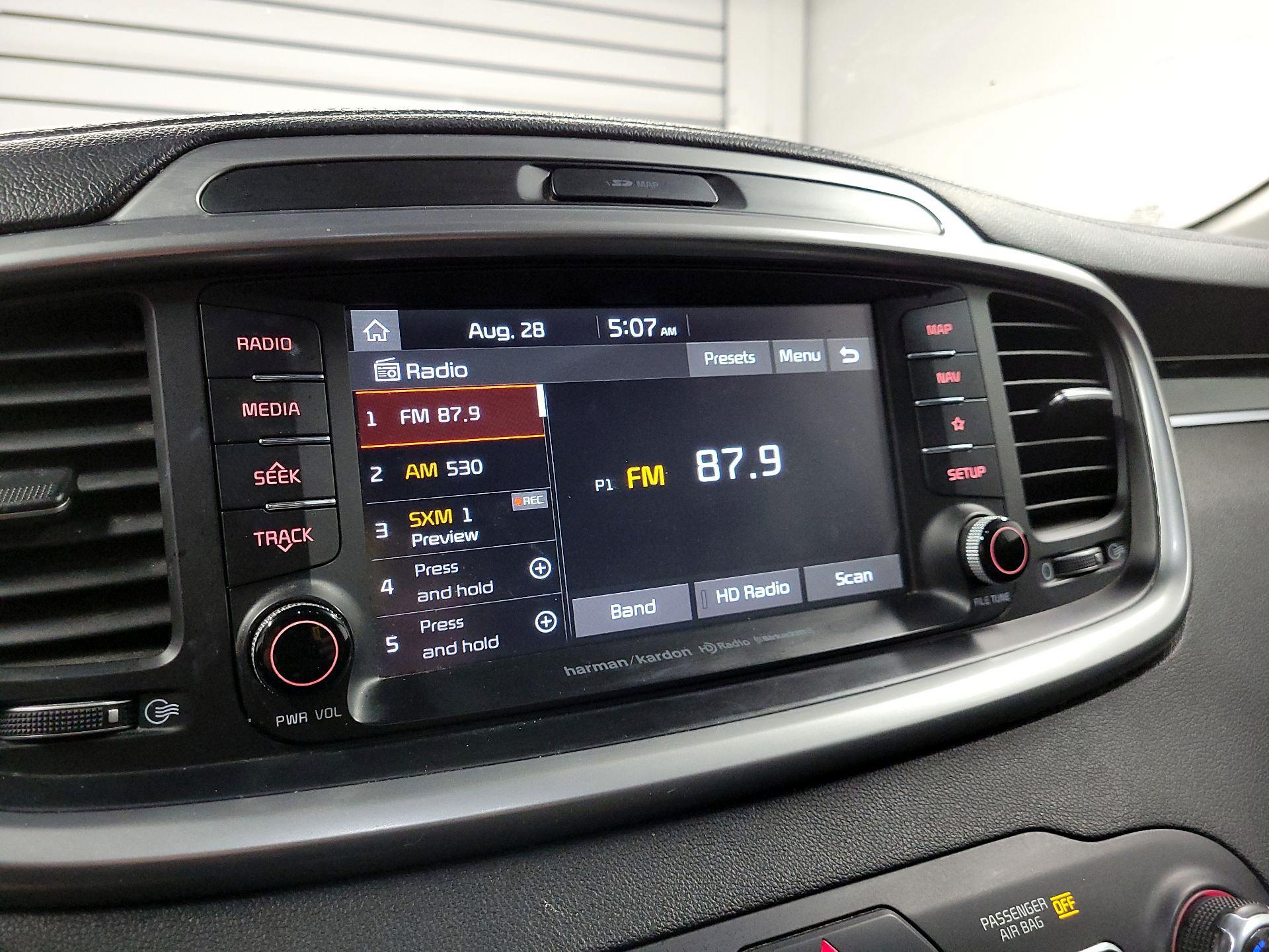 Thumbnail: 2019 Kia Sorento - 16
