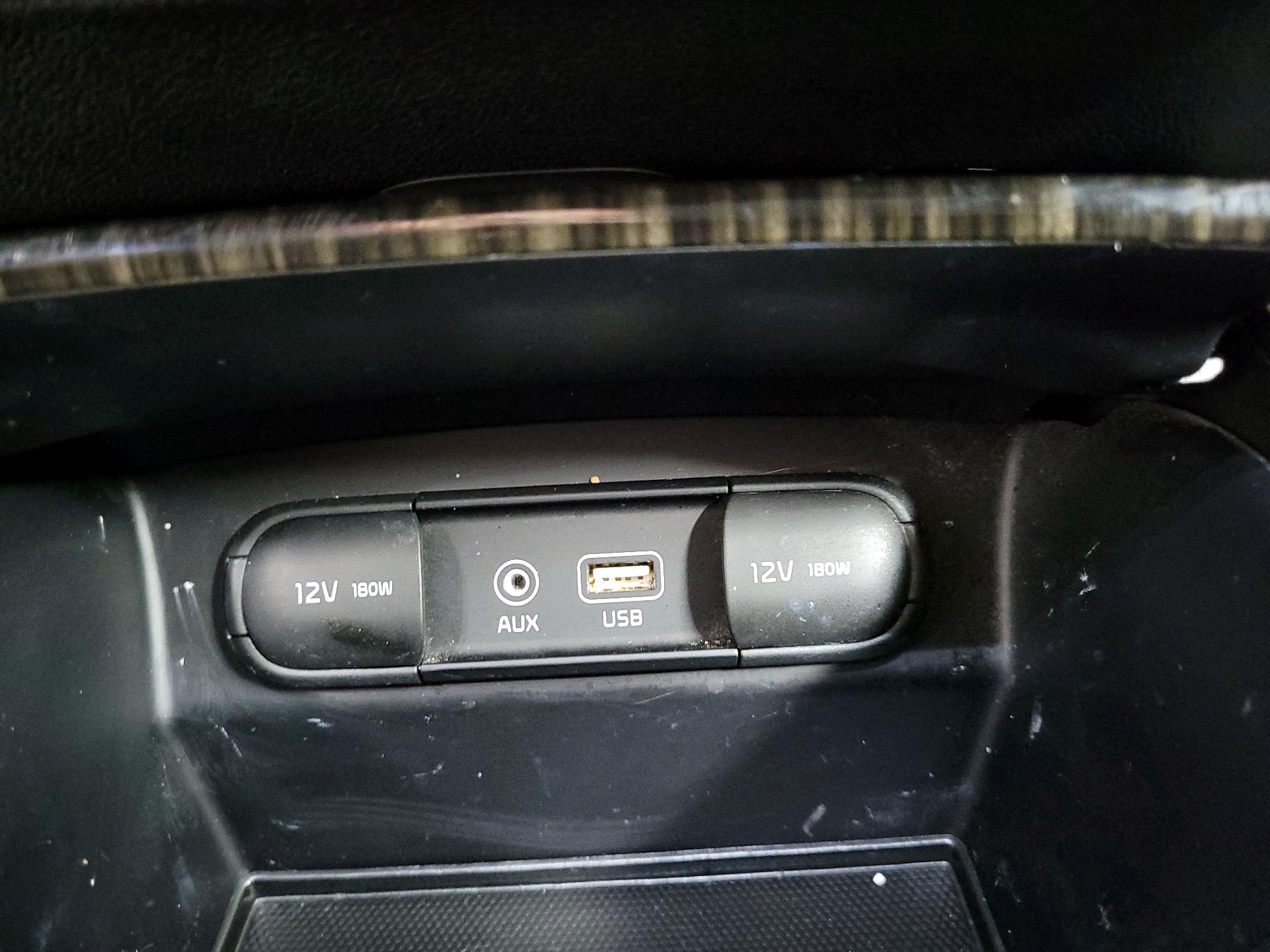 Thumbnail: 2019 Kia Sorento - 19