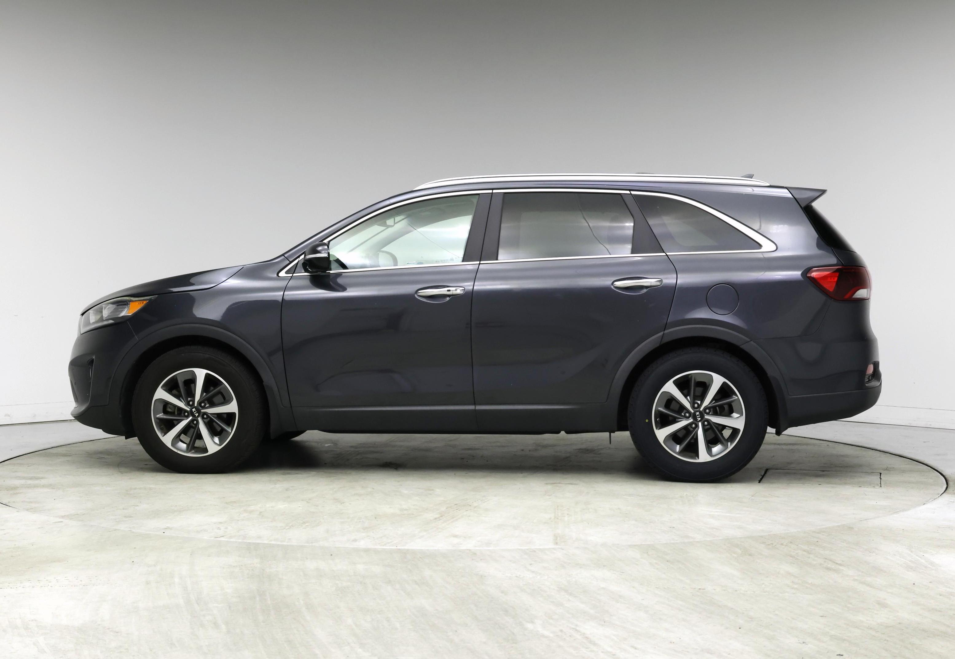 Thumbnail: 2019 Kia Sorento - 3