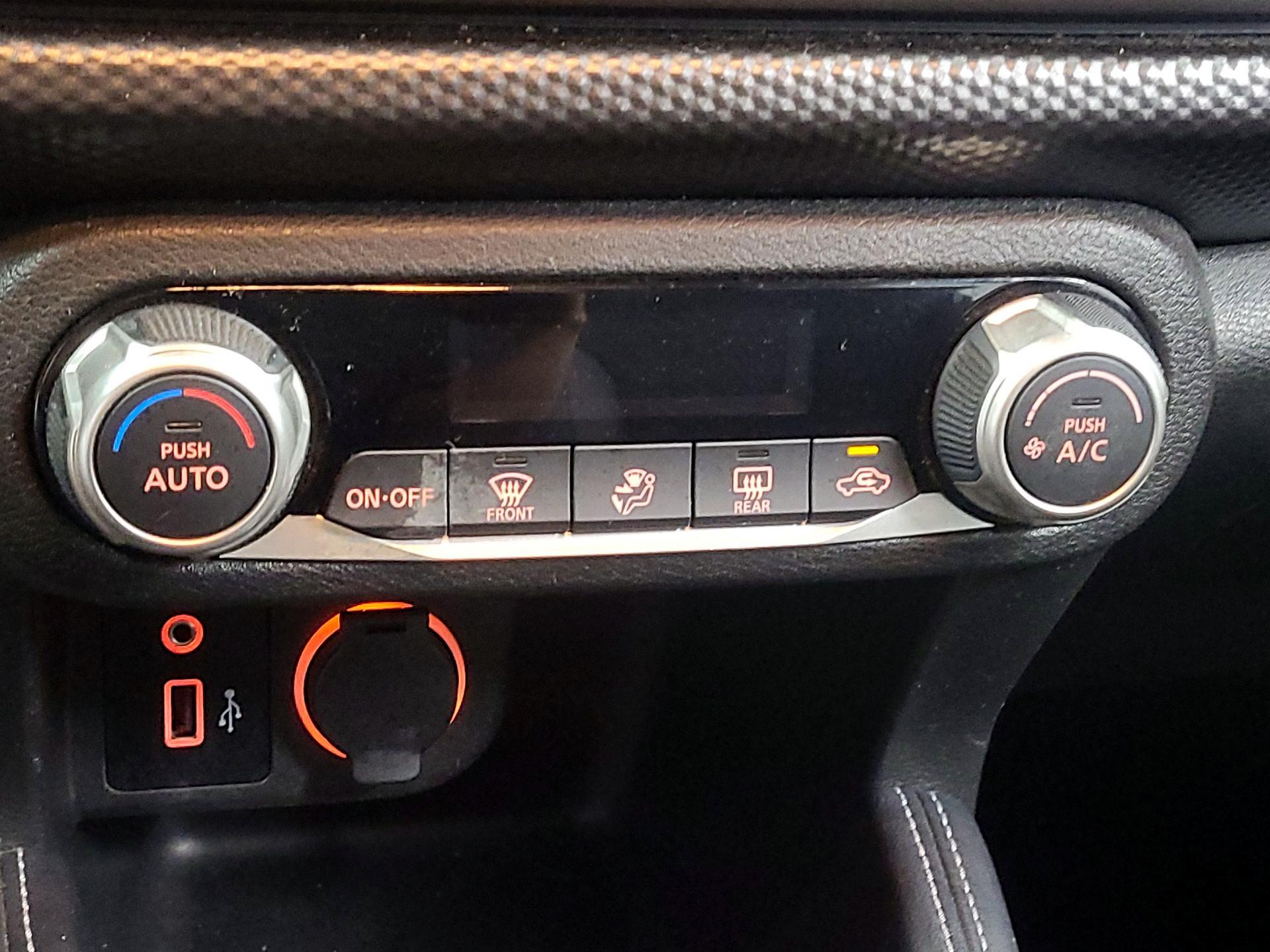 Thumbnail: 2019 Nissan Kicks - 16