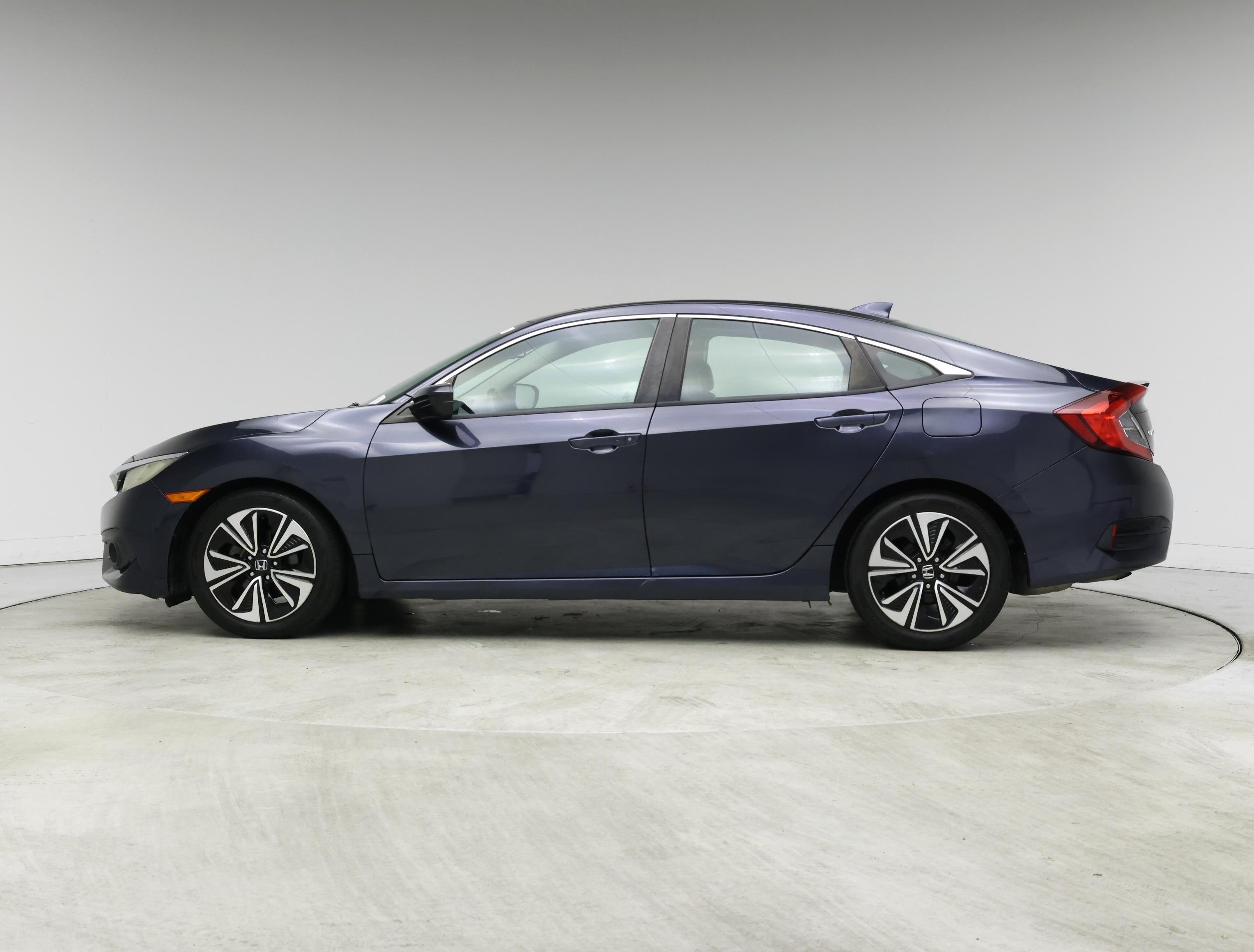 Thumbnail: 2016 Honda Civic - 3