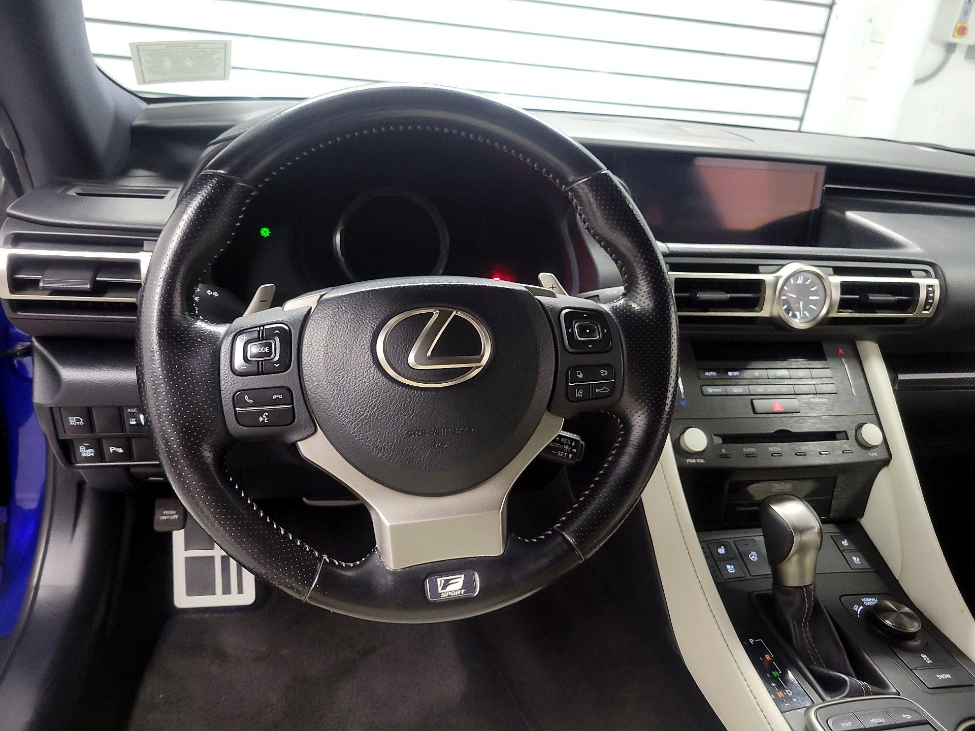 Thumbnail: 2020 Lexus RC - 10