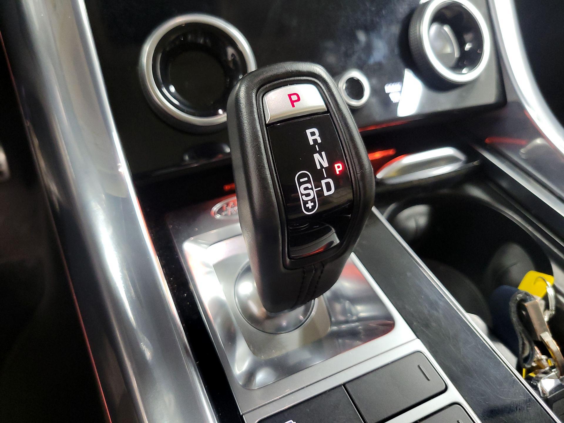 Thumbnail: 2022 Land Rover Range Rover Sport - 16