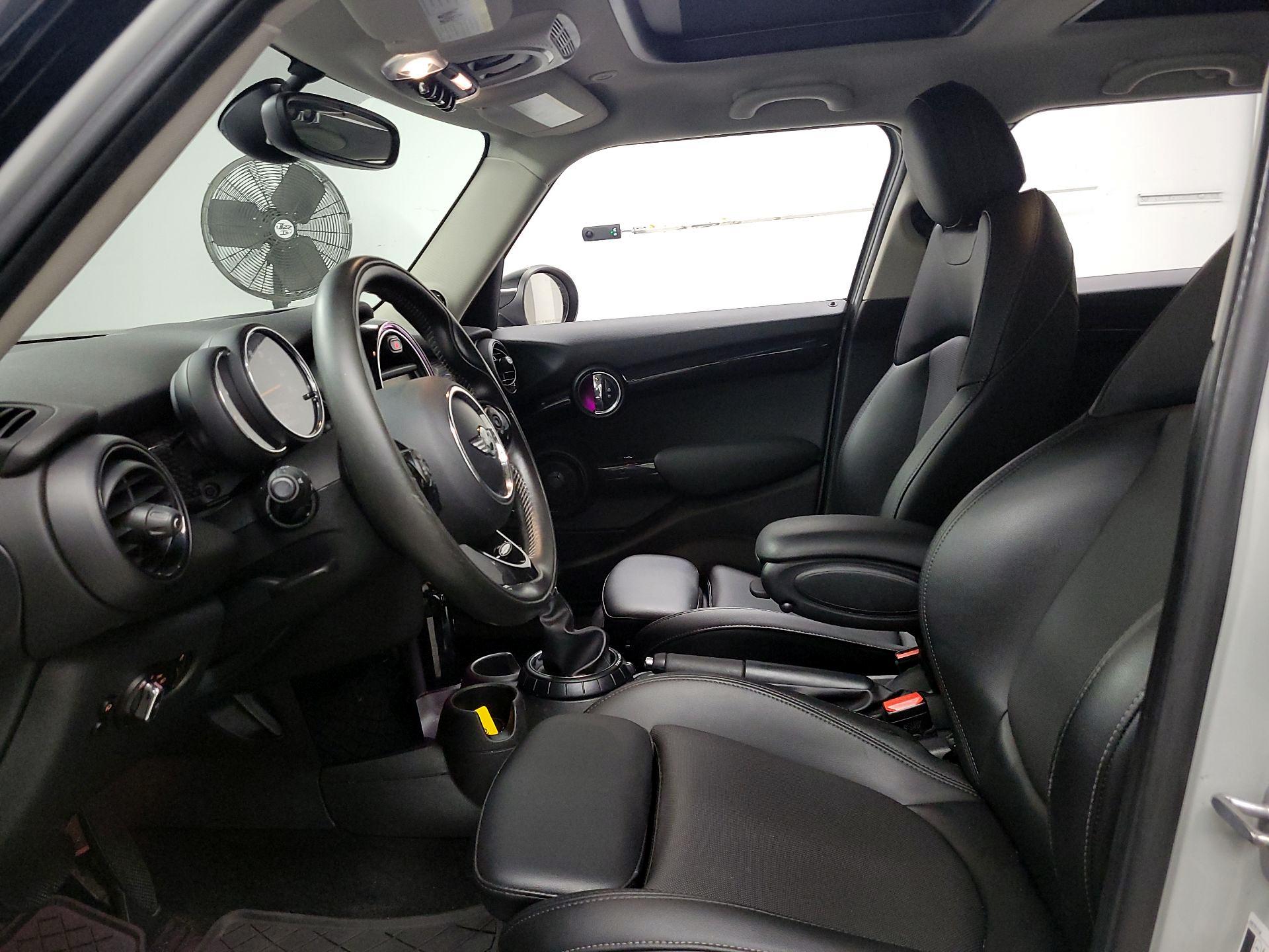 Thumbnail: 2017 MINI Cooper Hardtop - 11
