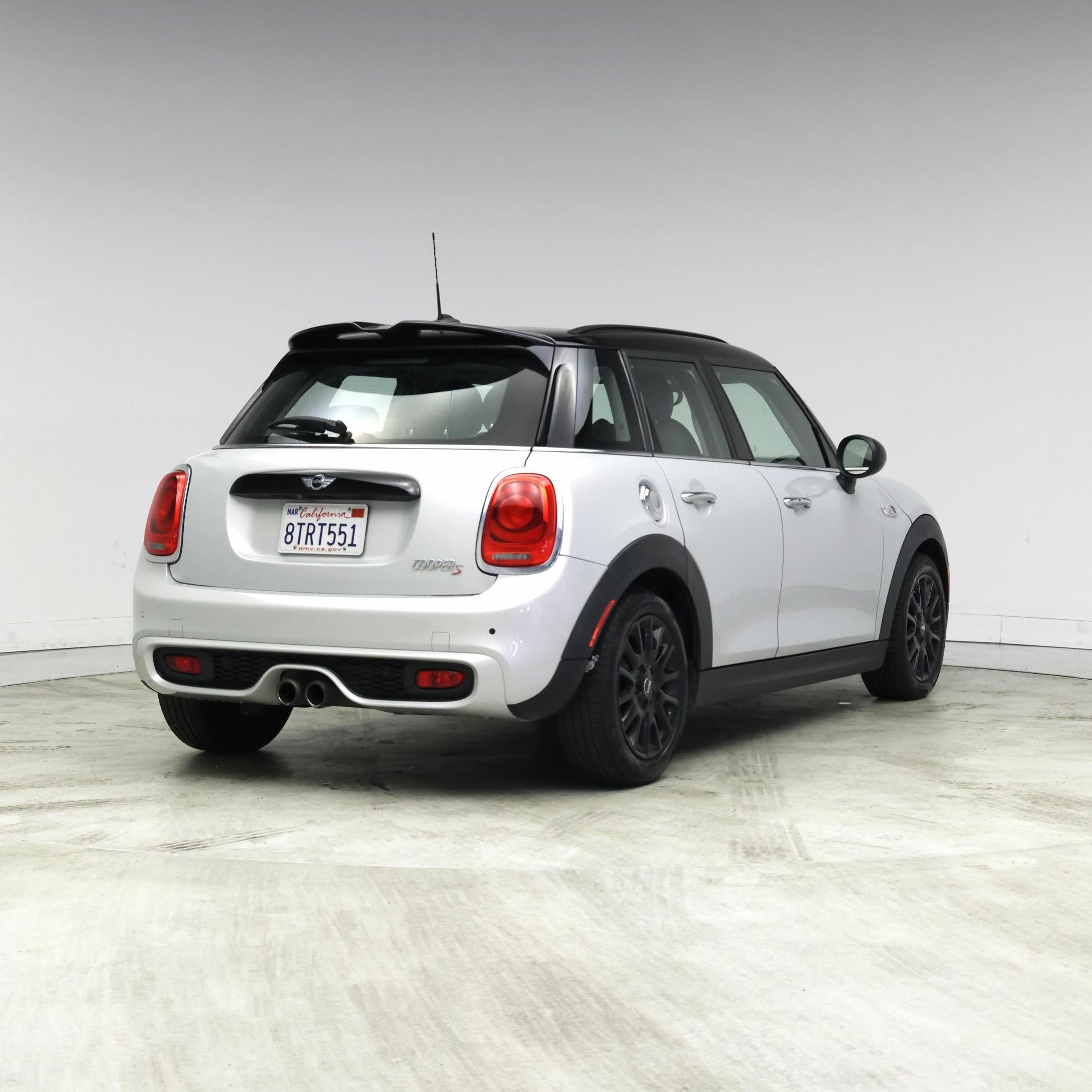 Thumbnail: 2017 MINI Cooper Hardtop - 8
