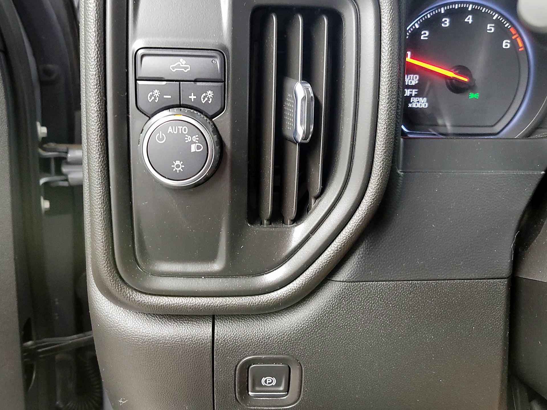 Thumbnail: 2021 Chevrolet Silverado 1500 - 13