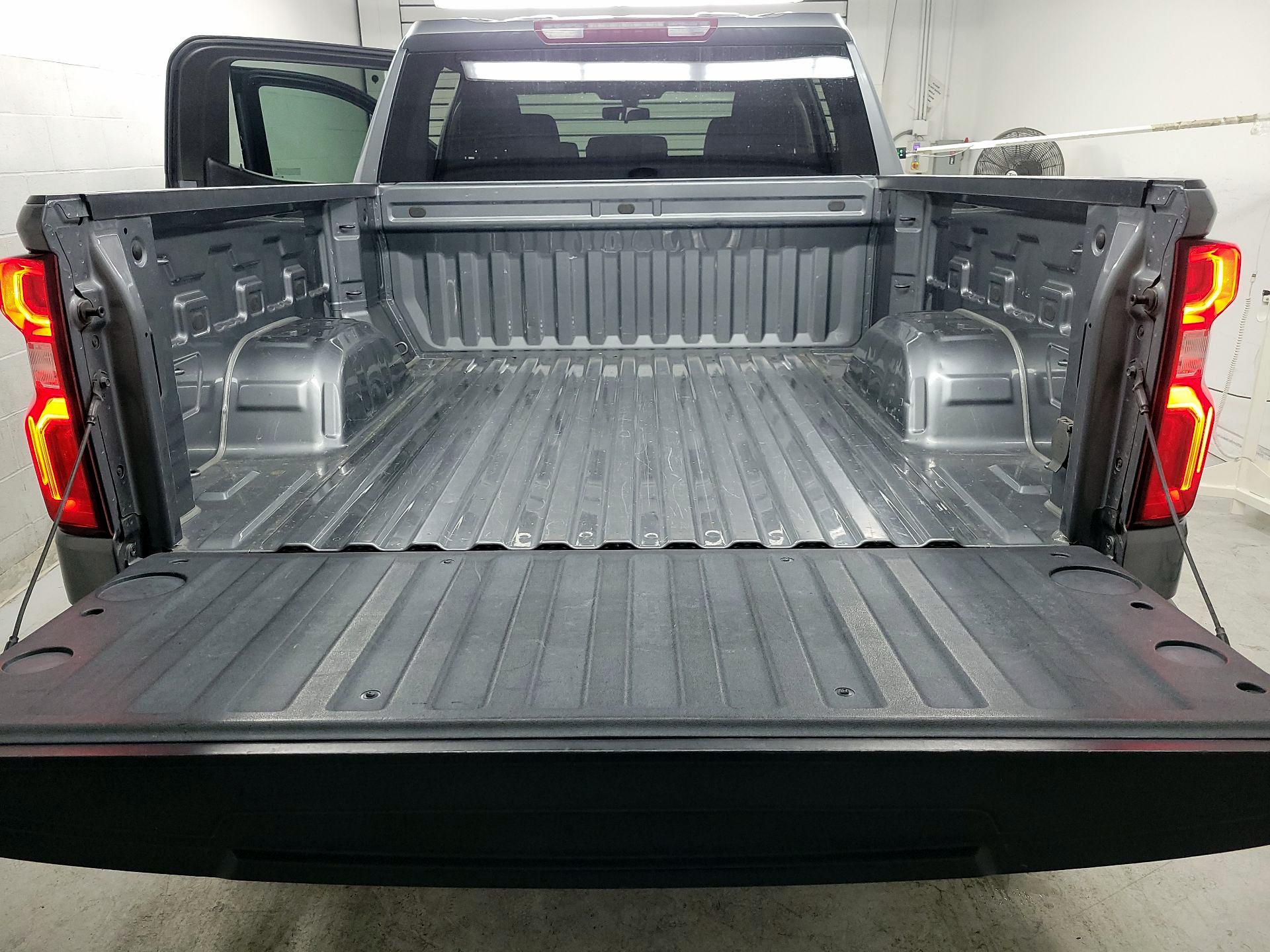 Thumbnail: 2021 Chevrolet Silverado 1500 - 19