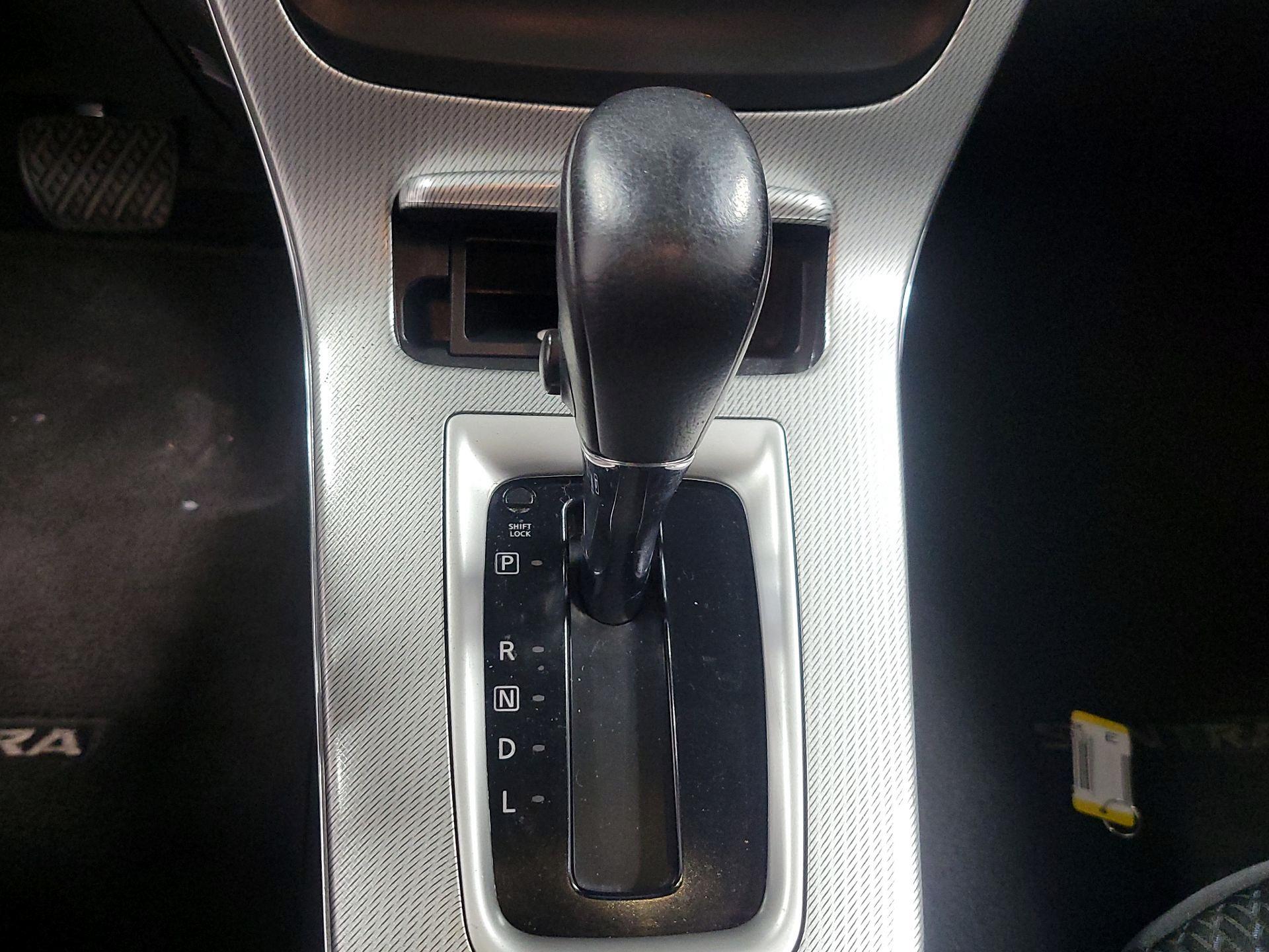 Thumbnail: 2015 Nissan Sentra - 17