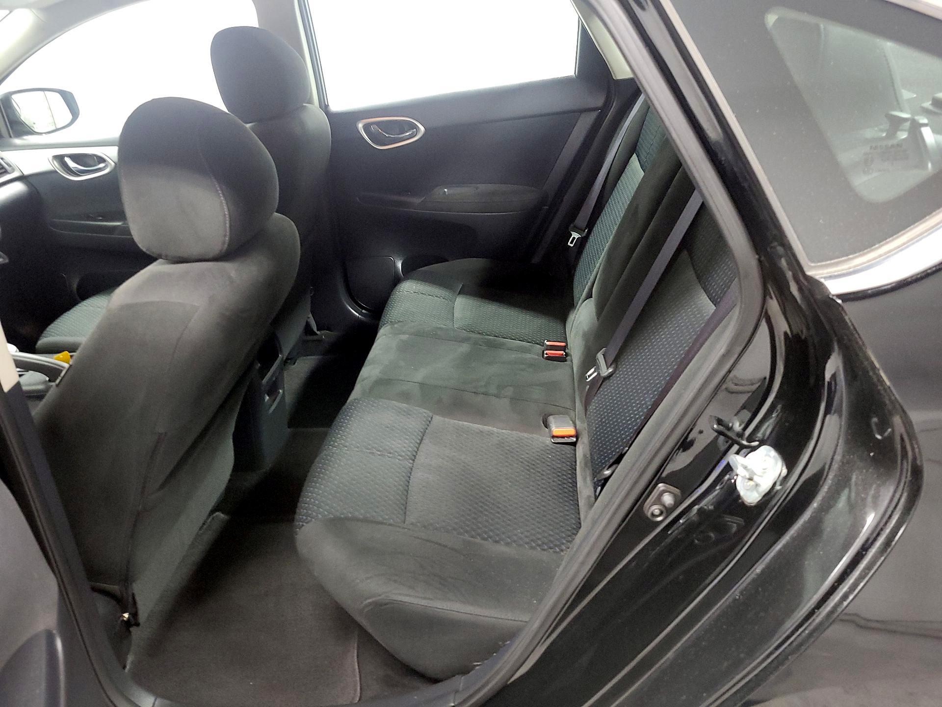 Thumbnail: 2015 Nissan Sentra - 18