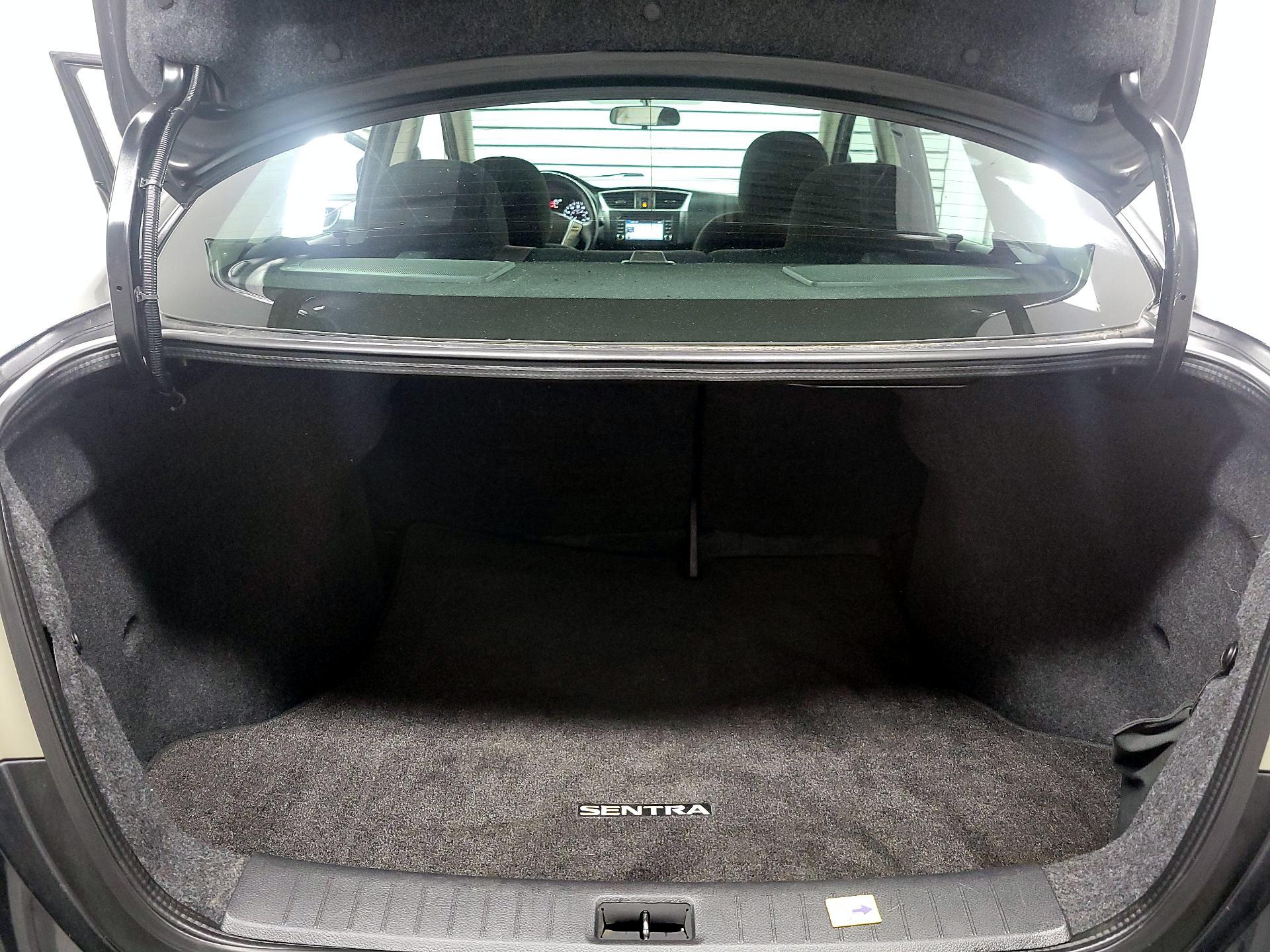 Thumbnail: 2015 Nissan Sentra - 20