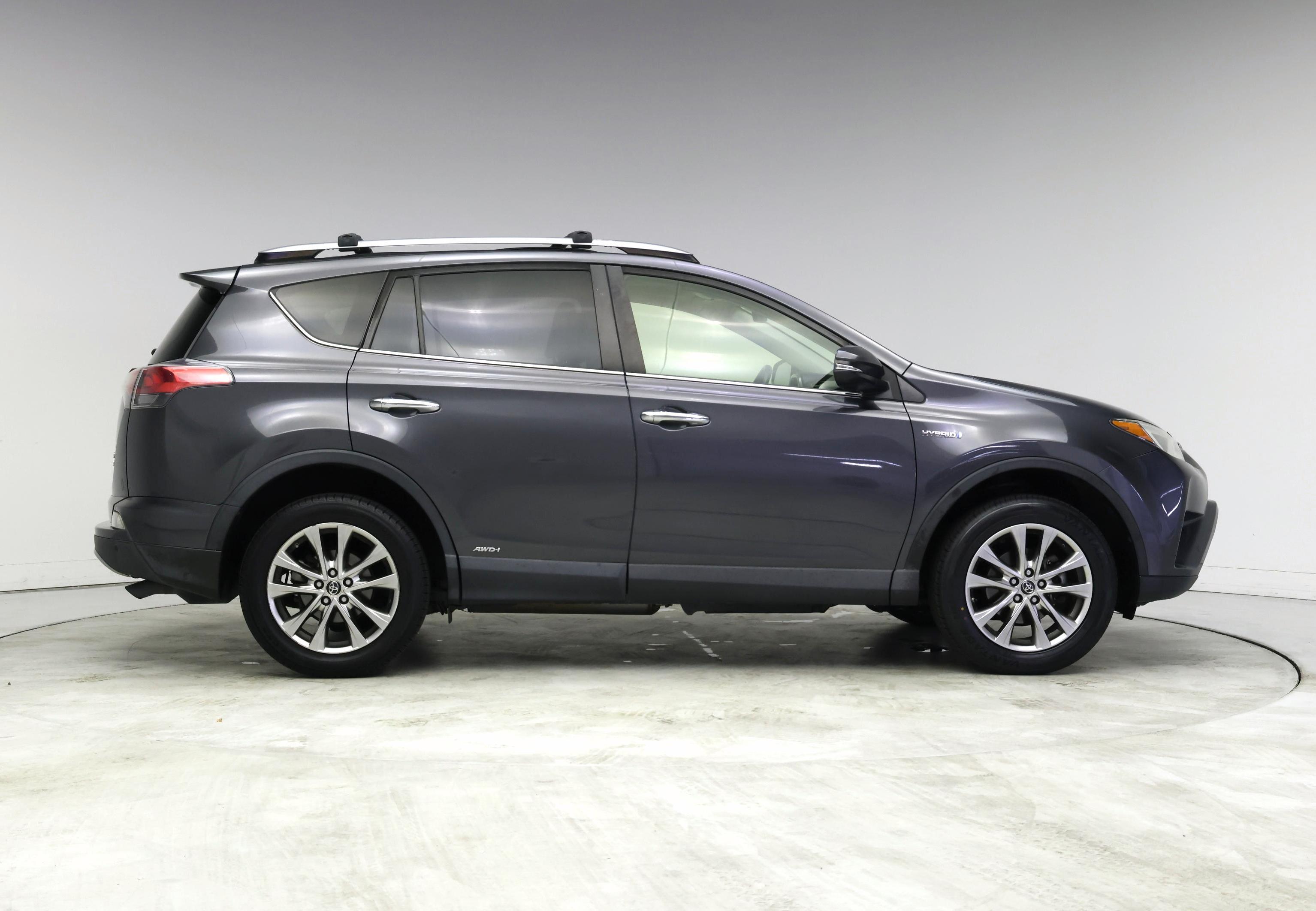 Thumbnail: 2018 Toyota RAV4 - 7