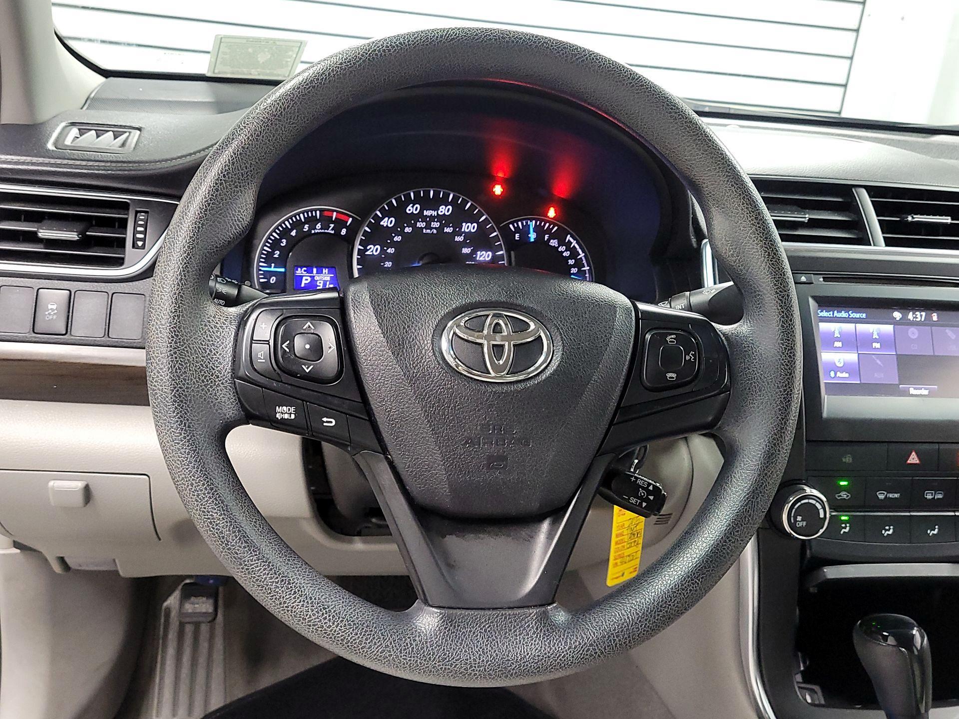 Thumbnail: 2015 Toyota Camry - 10