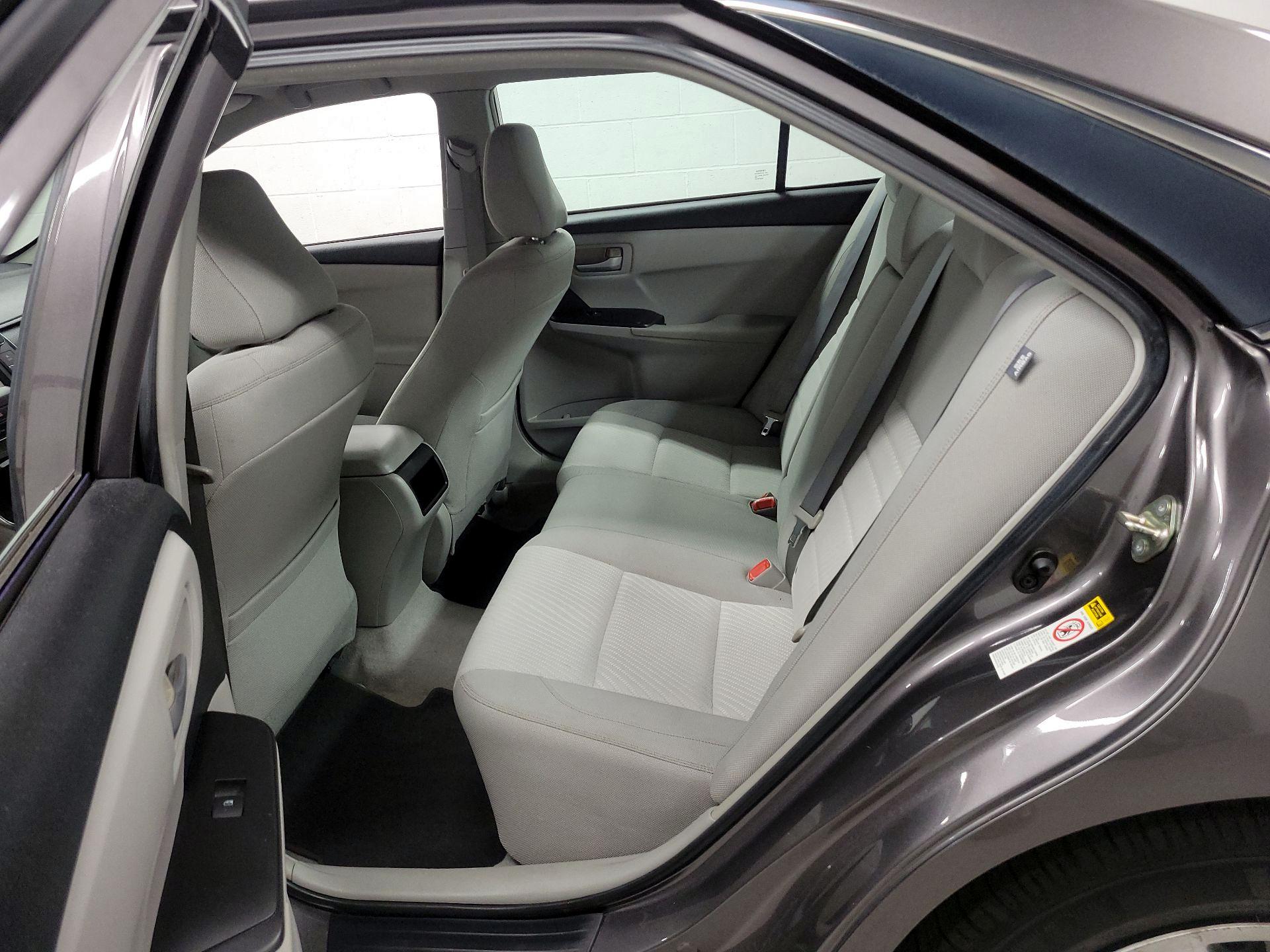 Thumbnail: 2015 Toyota Camry - 18
