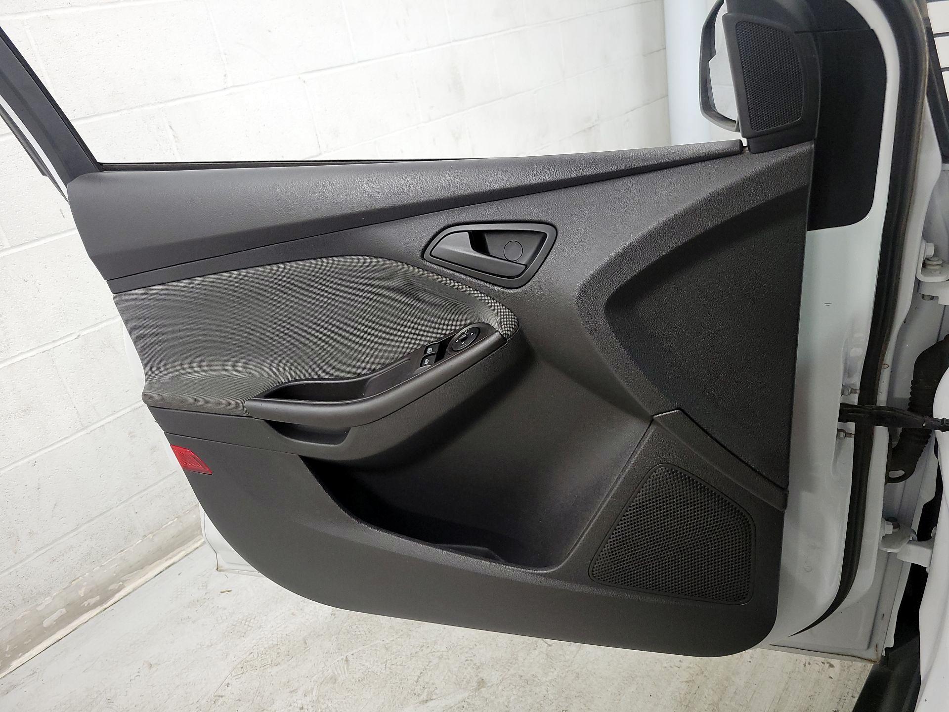 Thumbnail: 2014 Ford Focus - 12