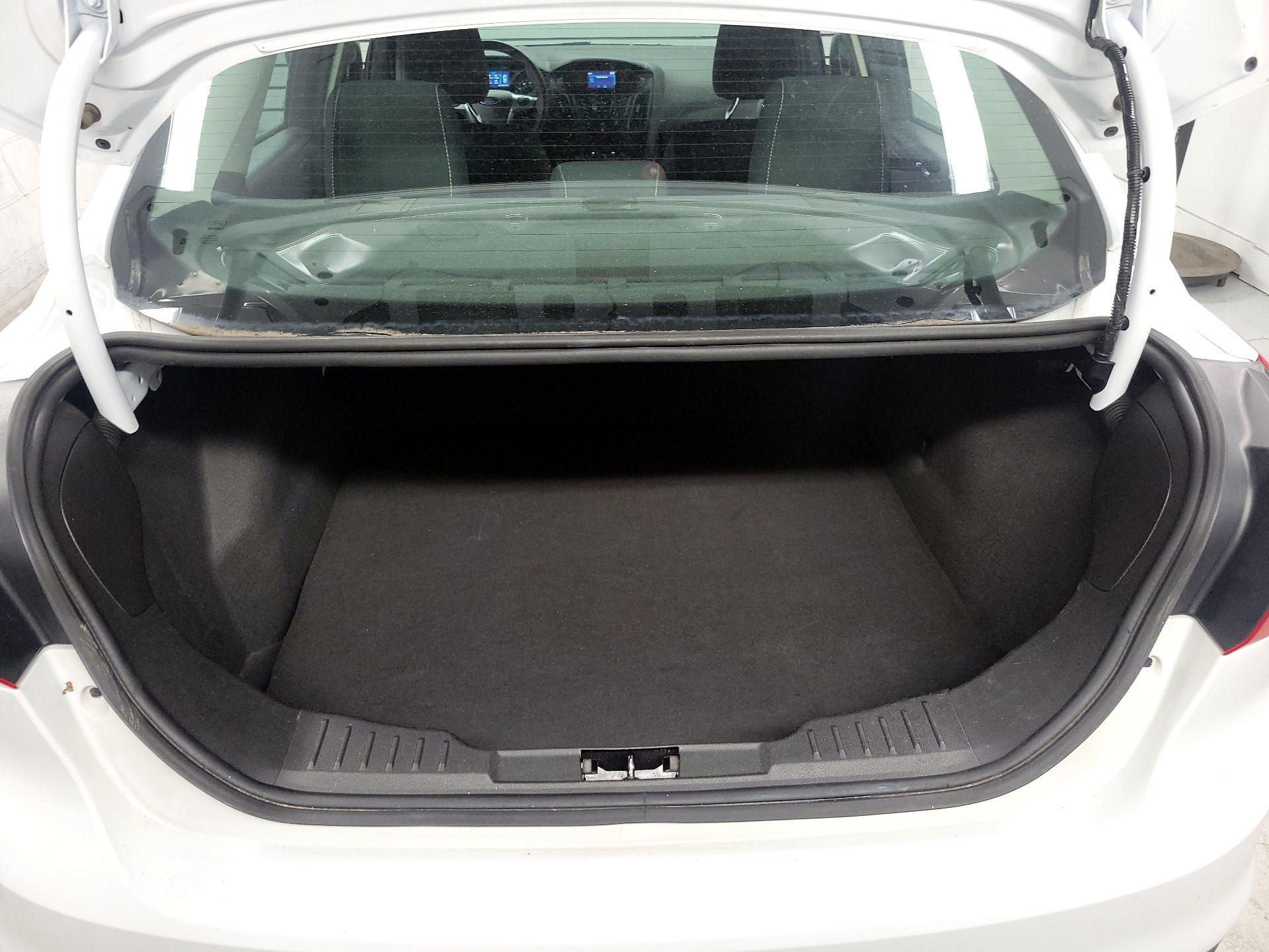 Thumbnail: 2014 Ford Focus - 17