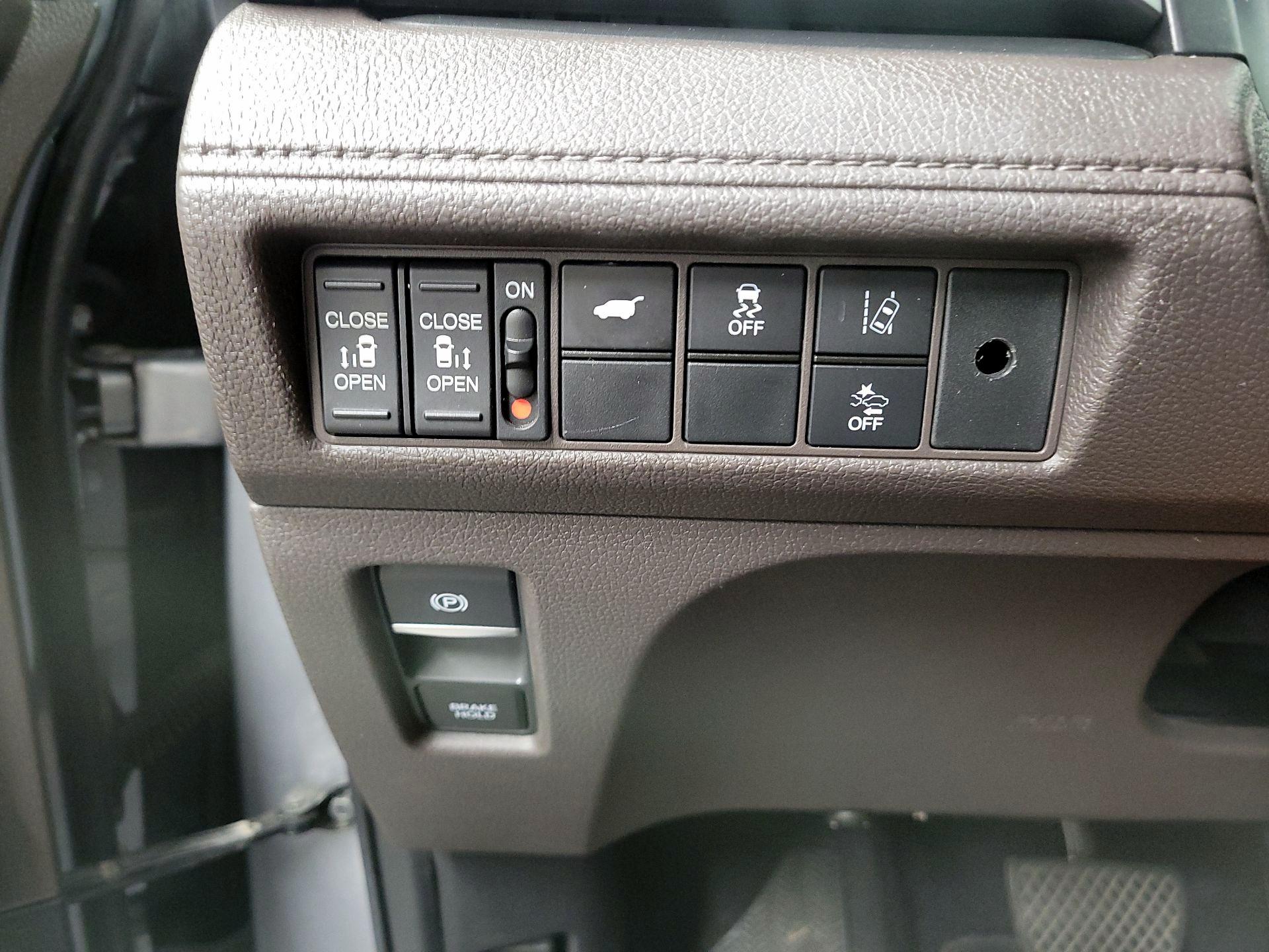 Thumbnail: 2019 Honda Odyssey - 13