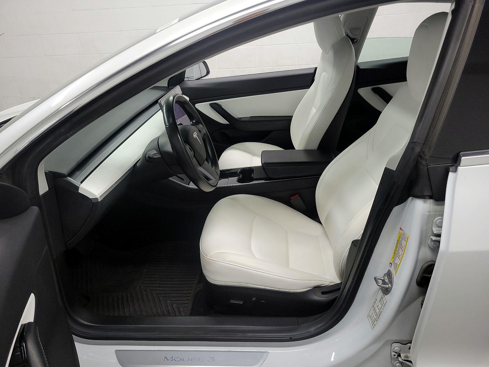 Thumbnail: 2019 Tesla Model 3 - 11