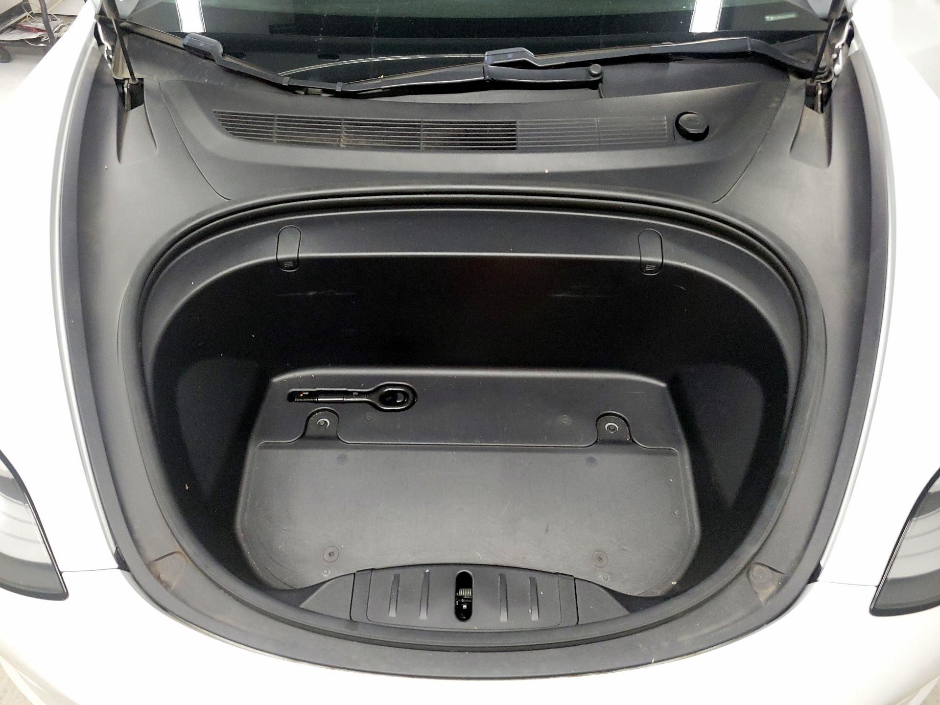 Thumbnail: 2019 Tesla Model 3 - 20