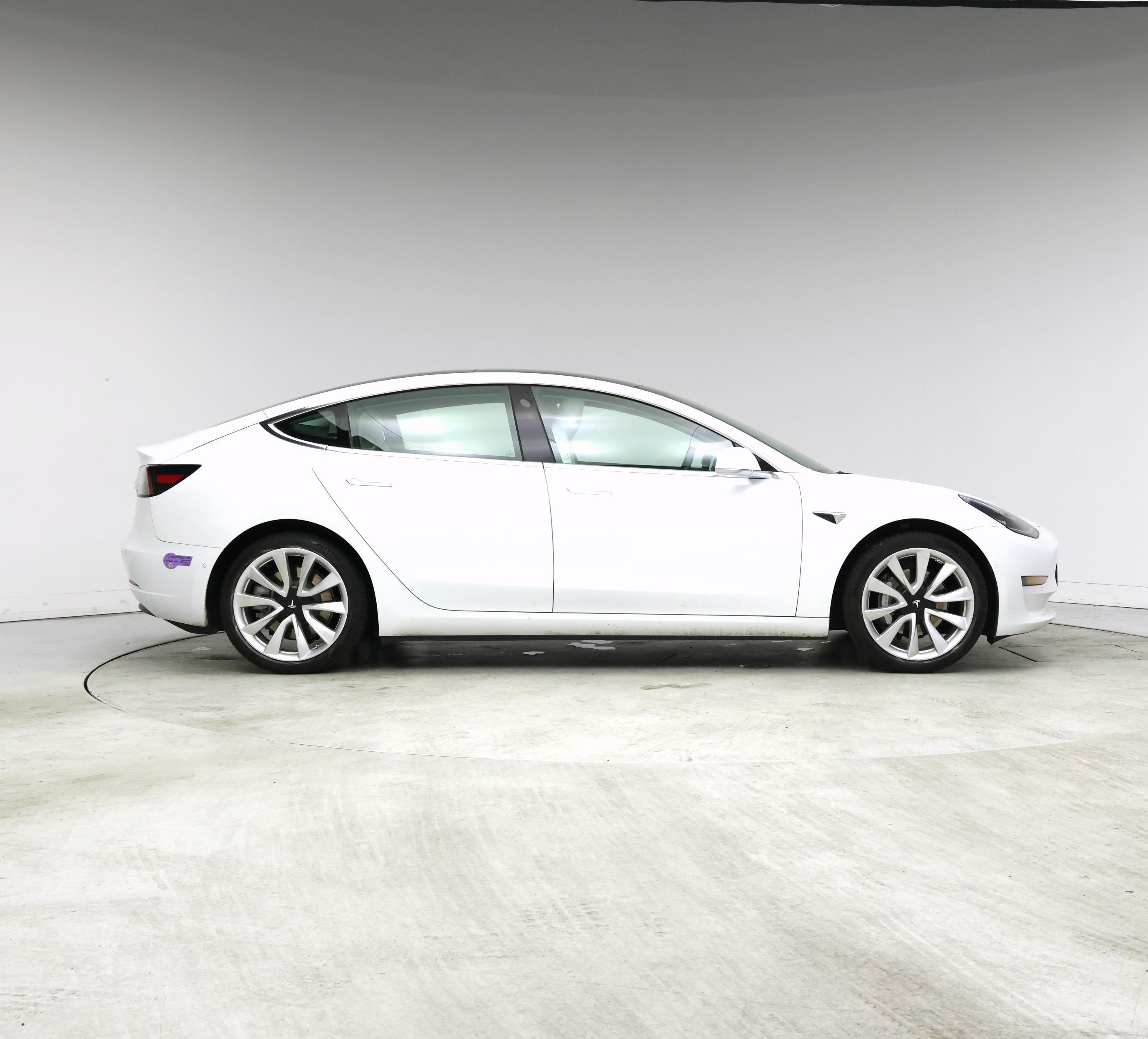 Thumbnail: 2019 Tesla Model 3 - 7