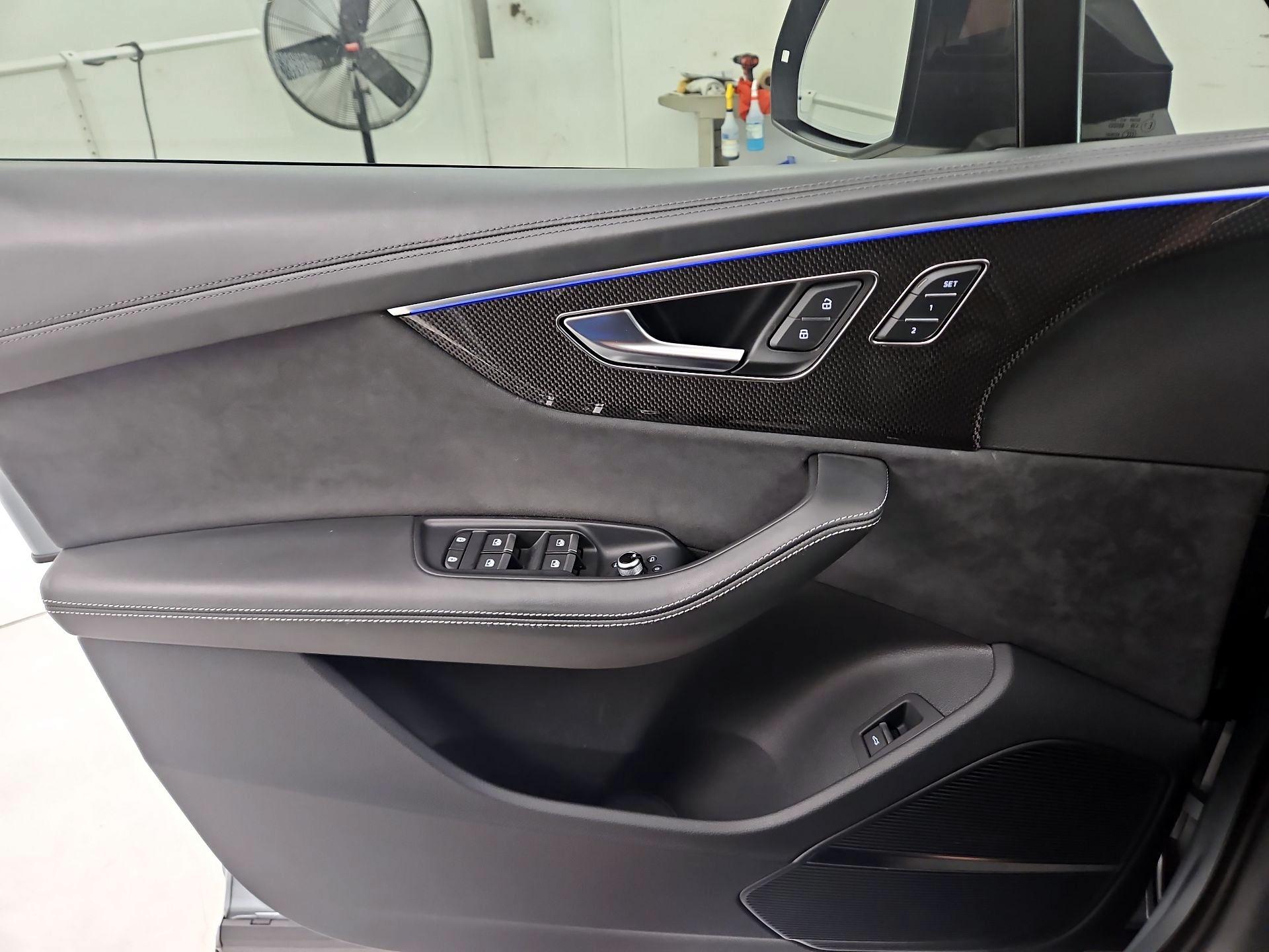 Thumbnail: 2023 Audi SQ7 - 12