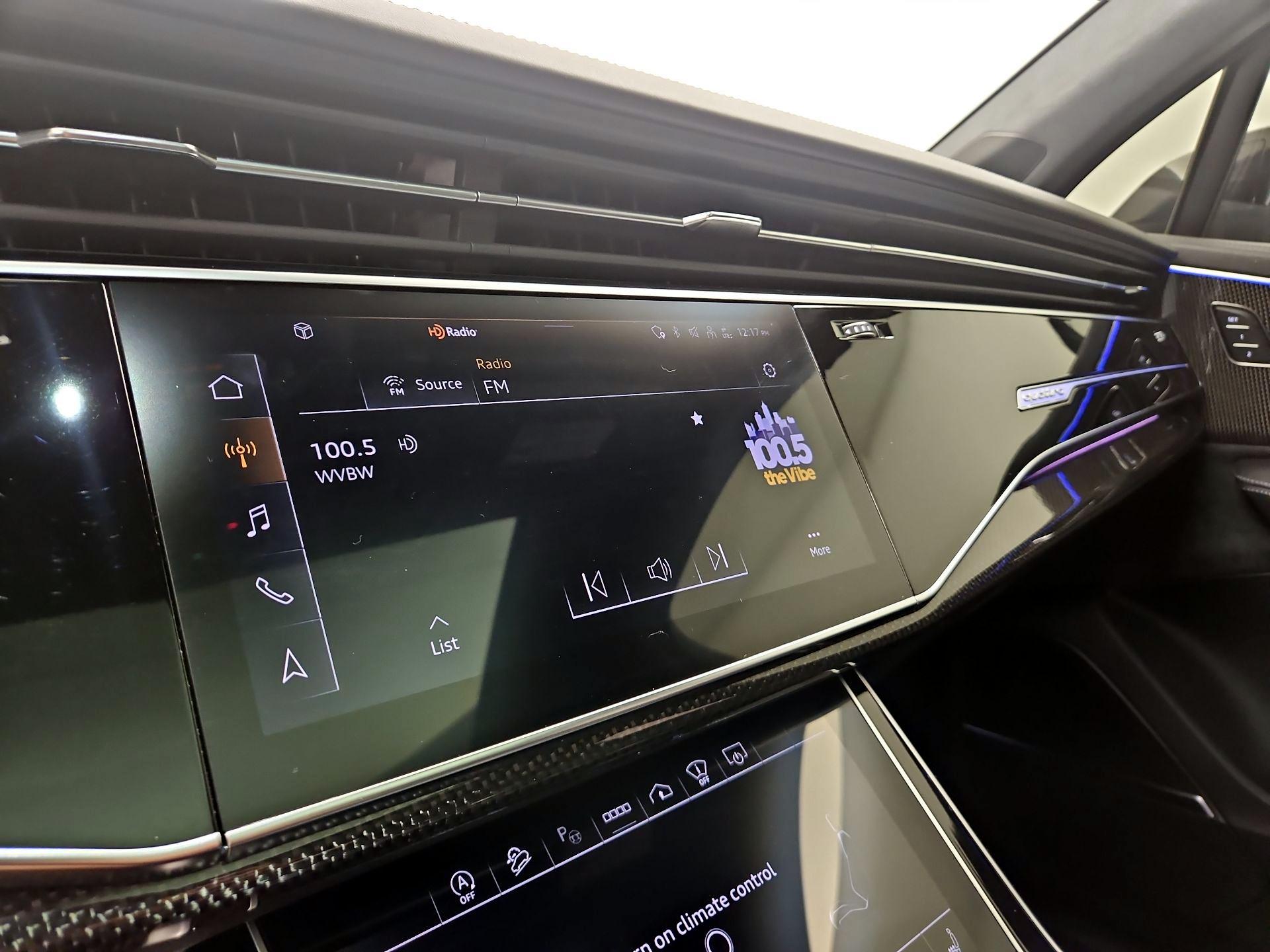 Thumbnail: 2023 Audi SQ7 - 16