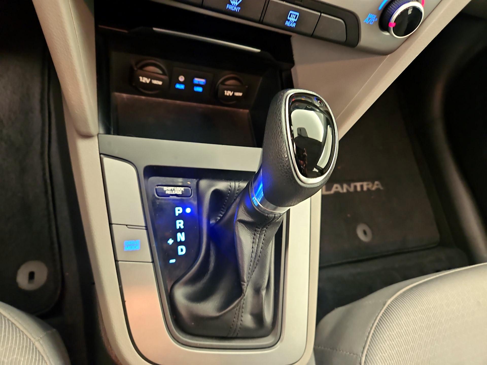 Thumbnail: 2018 Hyundai Elantra - 16