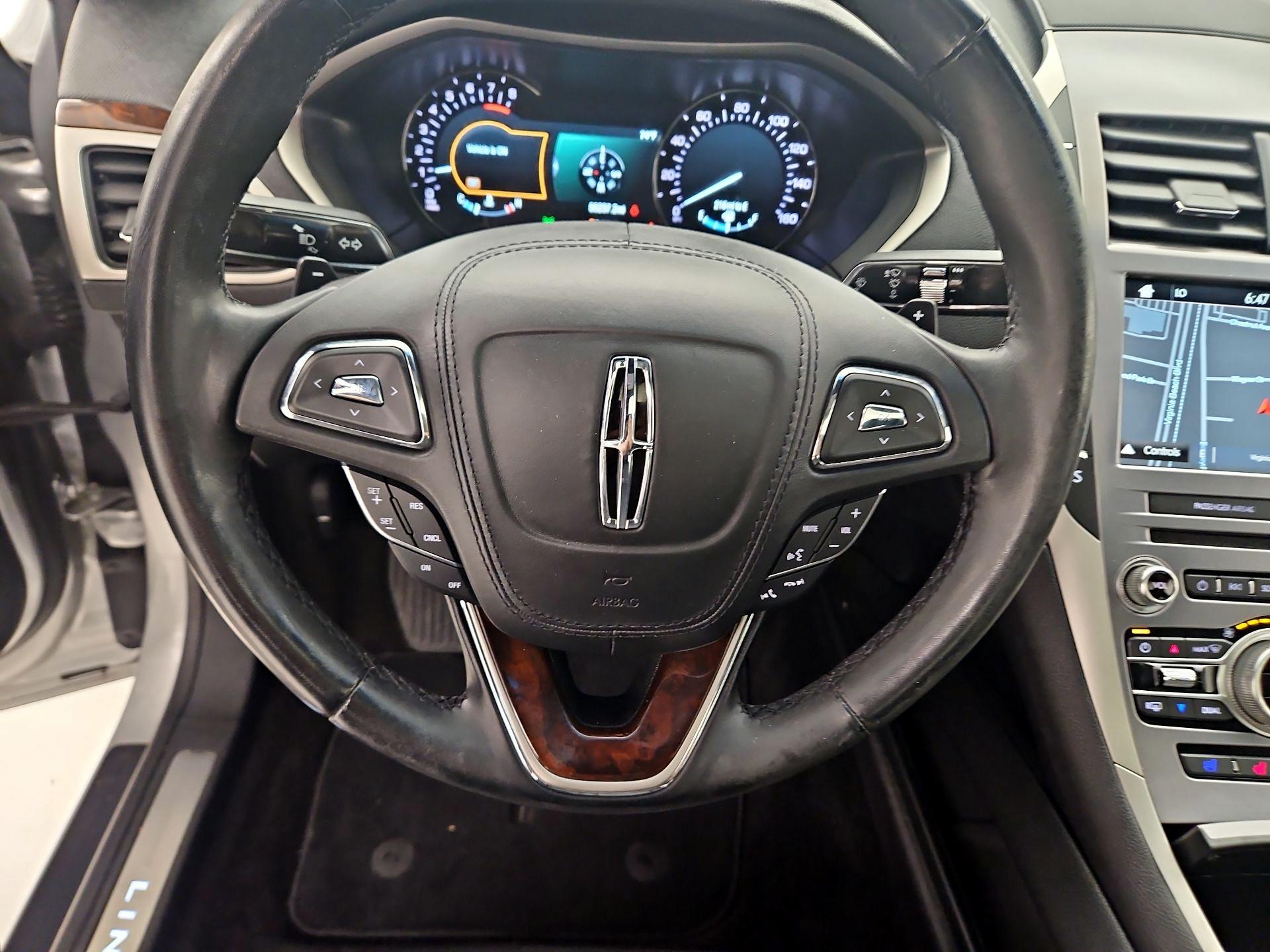 Thumbnail: 2017 Lincoln MKZ - 10