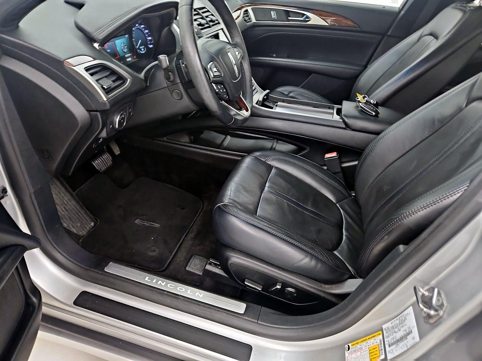 Thumbnail: 2017 Lincoln MKZ - 11