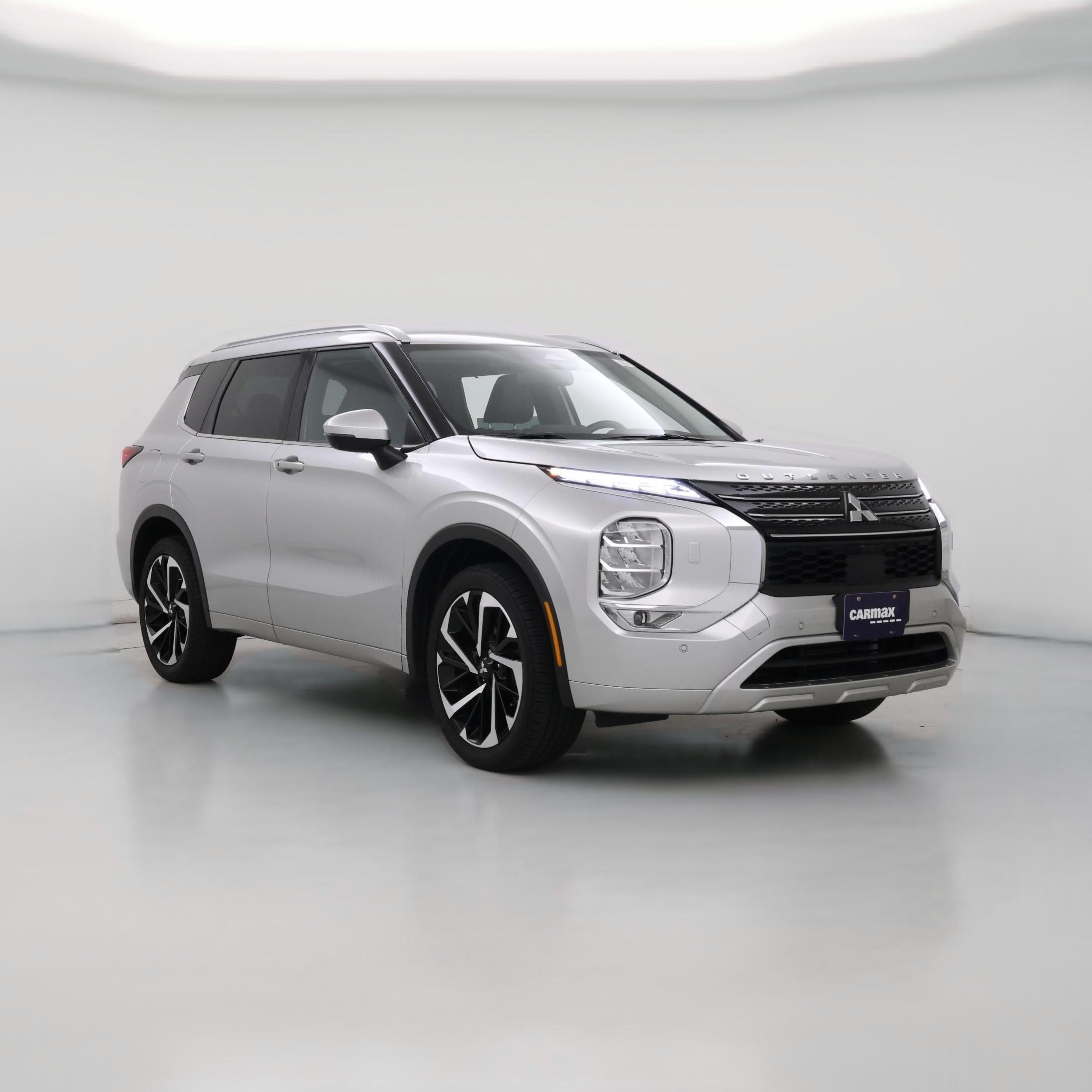 Thumbnail: 2023 Mitsubishi Outlander - 1