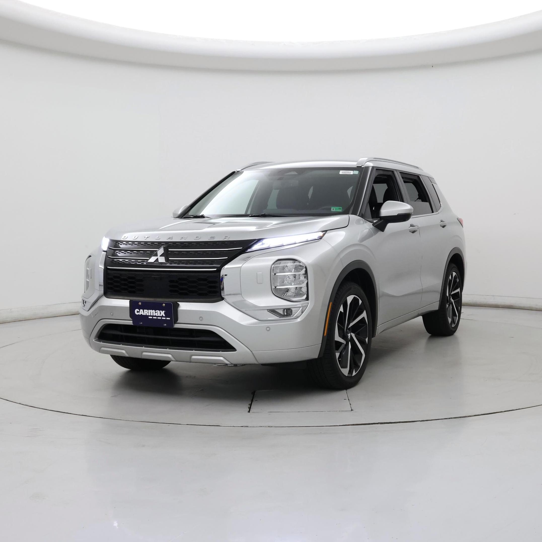 Thumbnail: 2023 Mitsubishi Outlander - 4