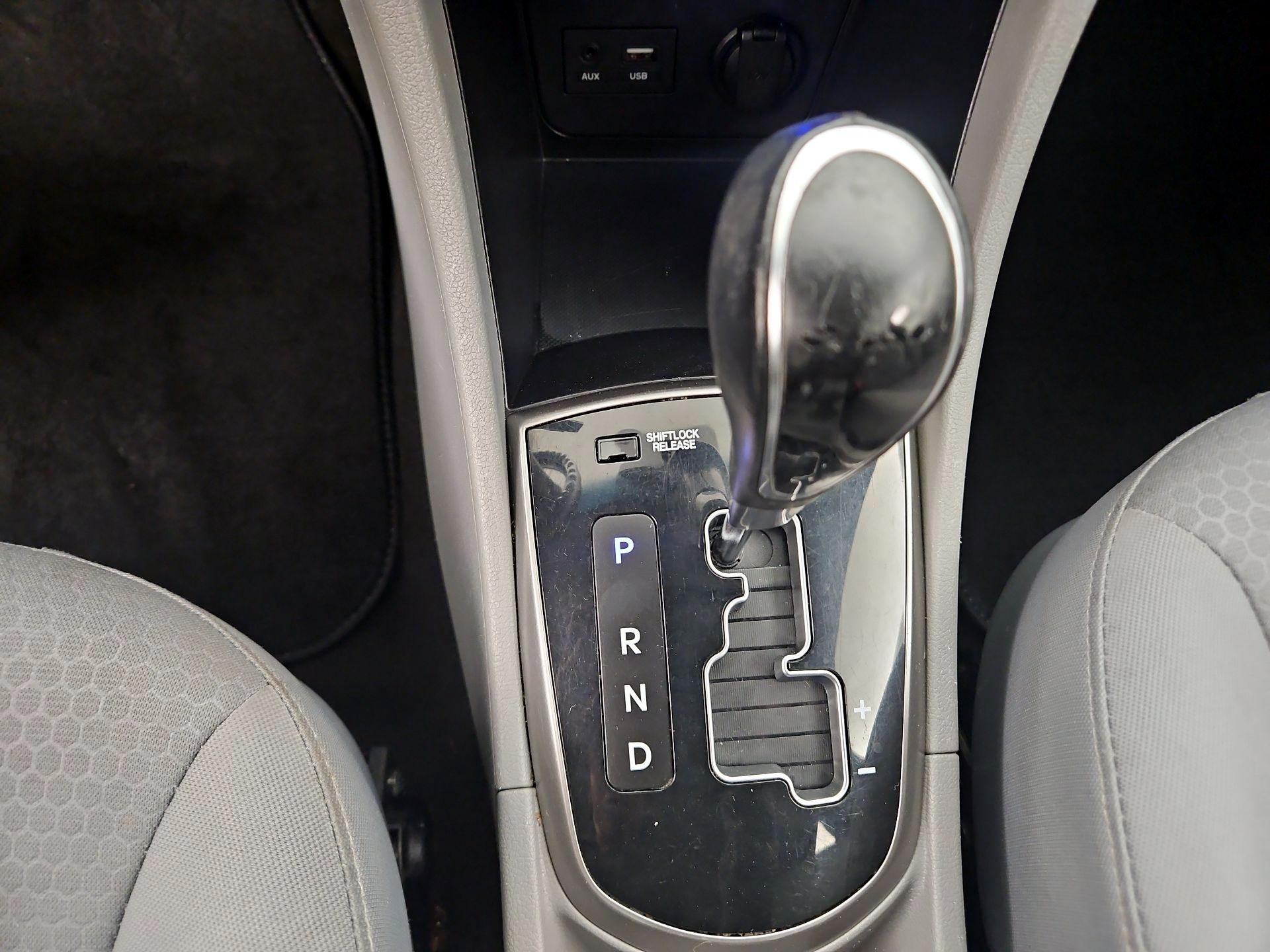 Thumbnail: 2015 Hyundai Accent - 16