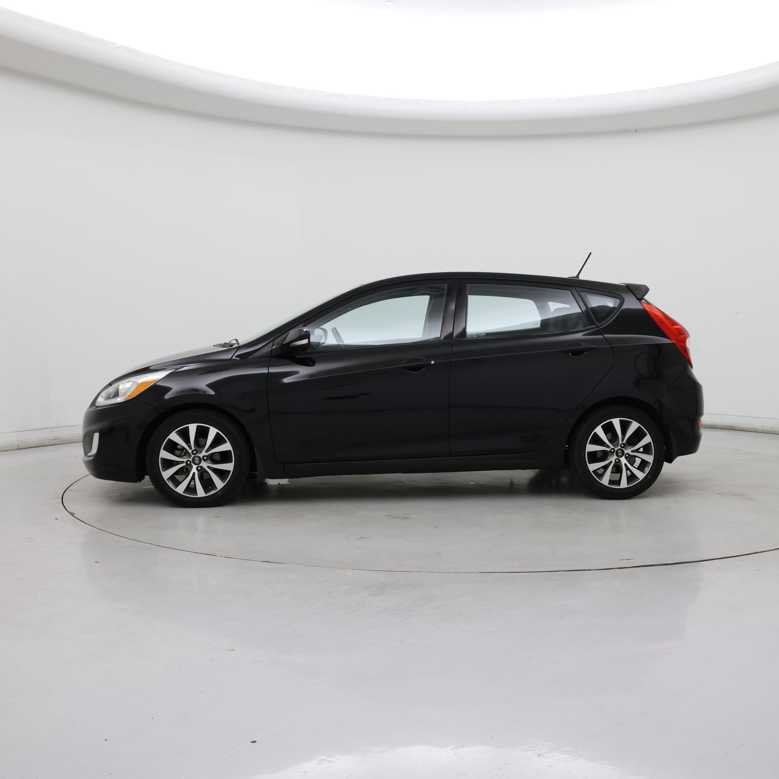 Thumbnail: 2015 Hyundai Accent - 3