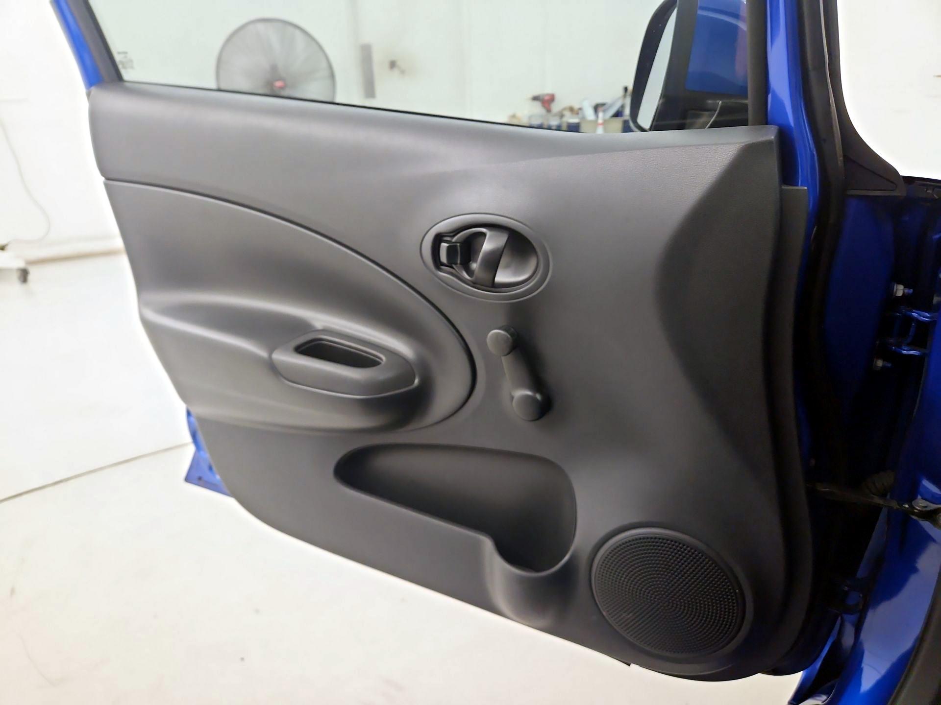 Thumbnail: 2014 Nissan Versa Note - 12