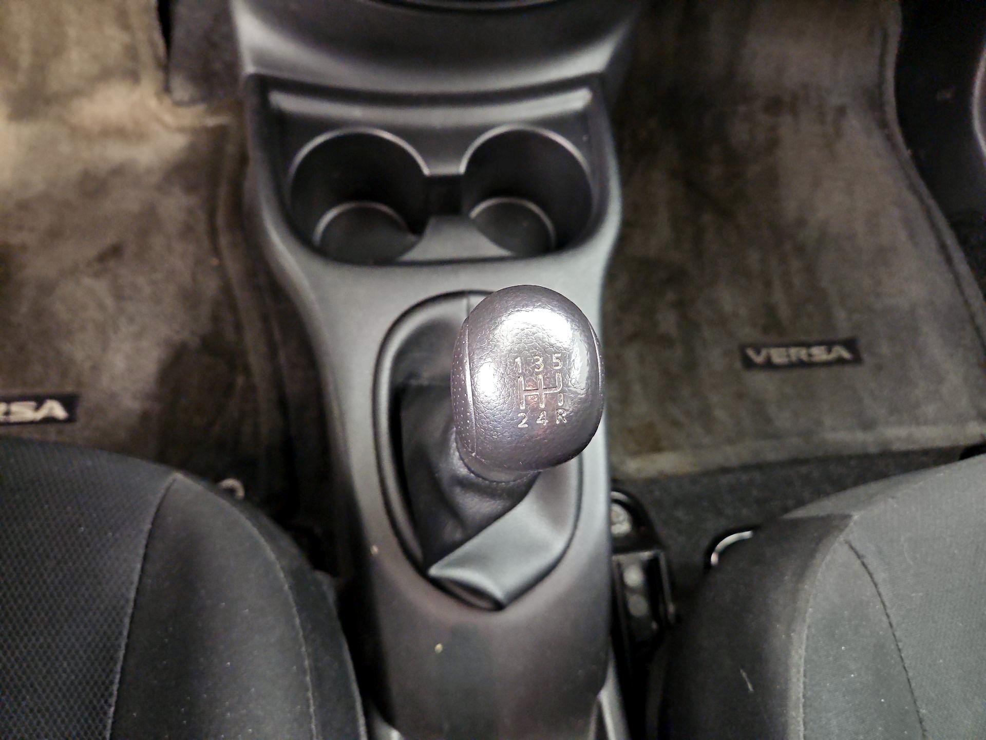 Thumbnail: 2014 Nissan Versa Note - 16