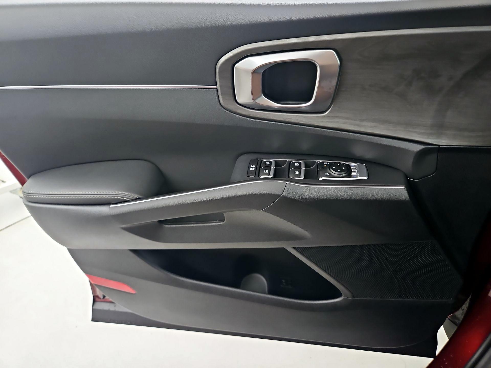 Thumbnail: 2025 Kia Sorento - 12