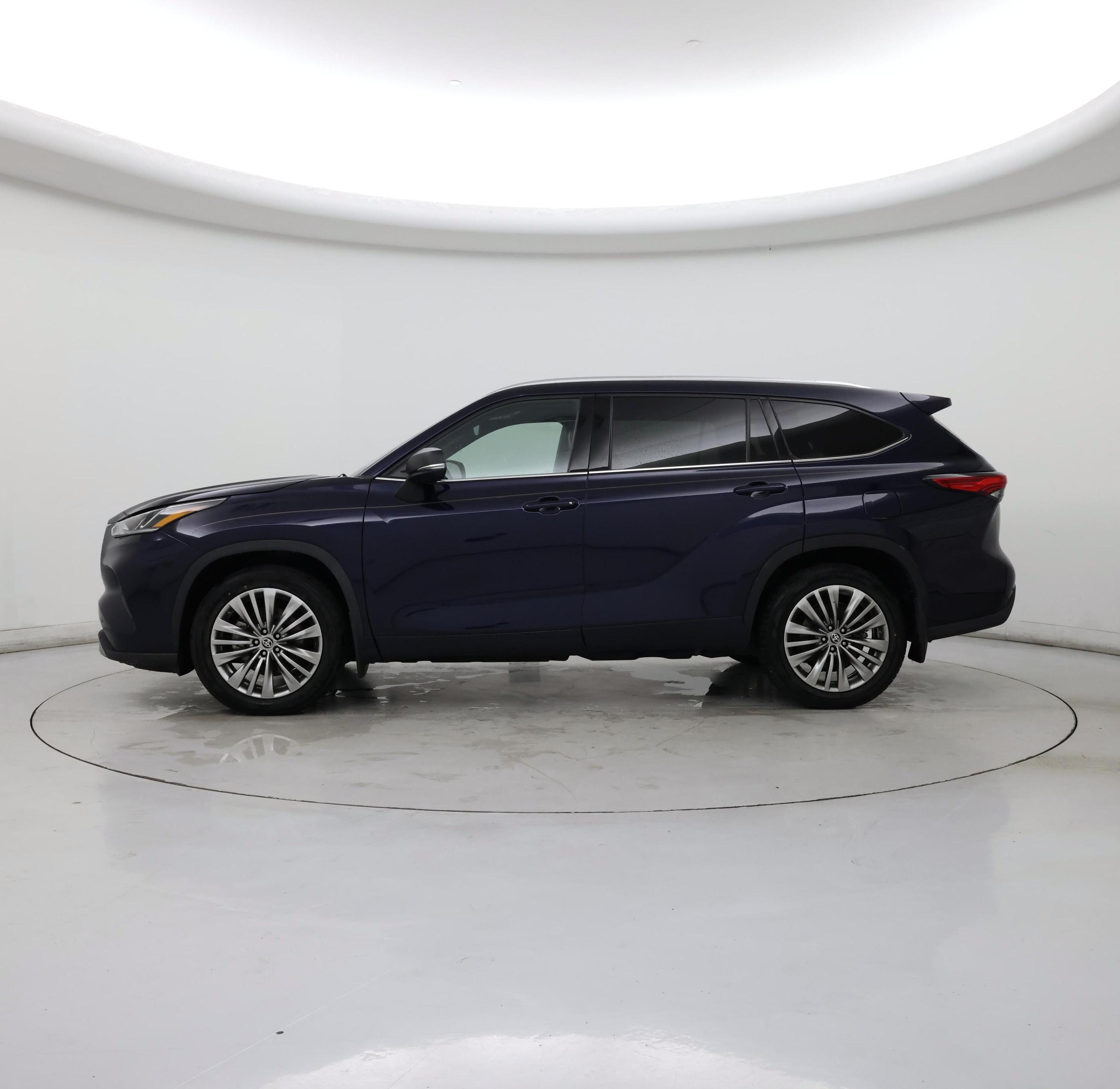 Thumbnail: 2021 Toyota Highlander - 3