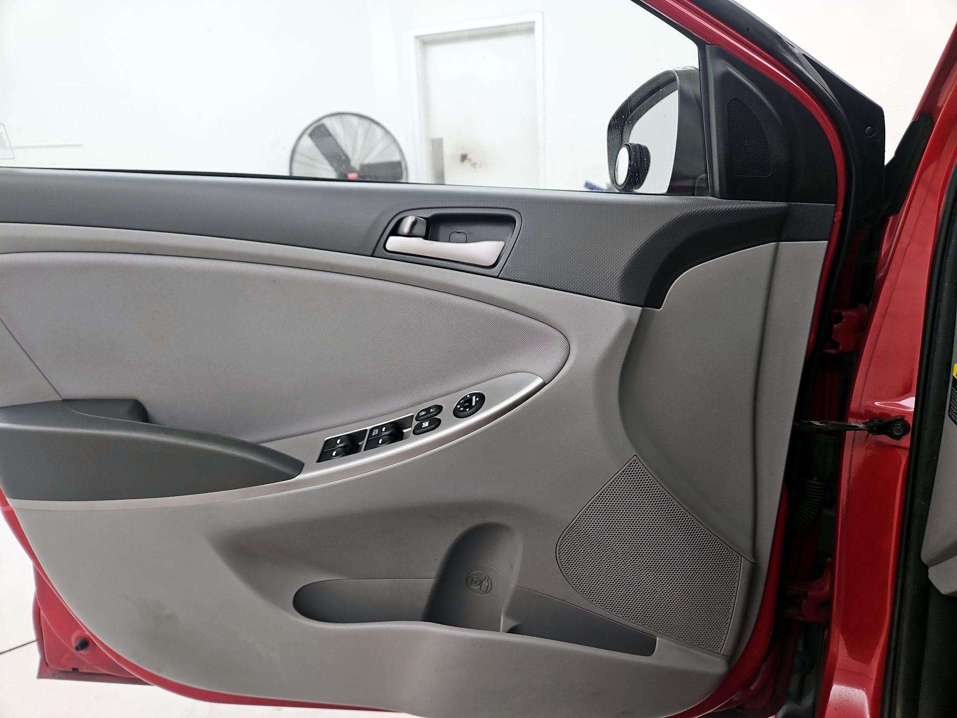 Thumbnail: 2017 Hyundai Accent - 12