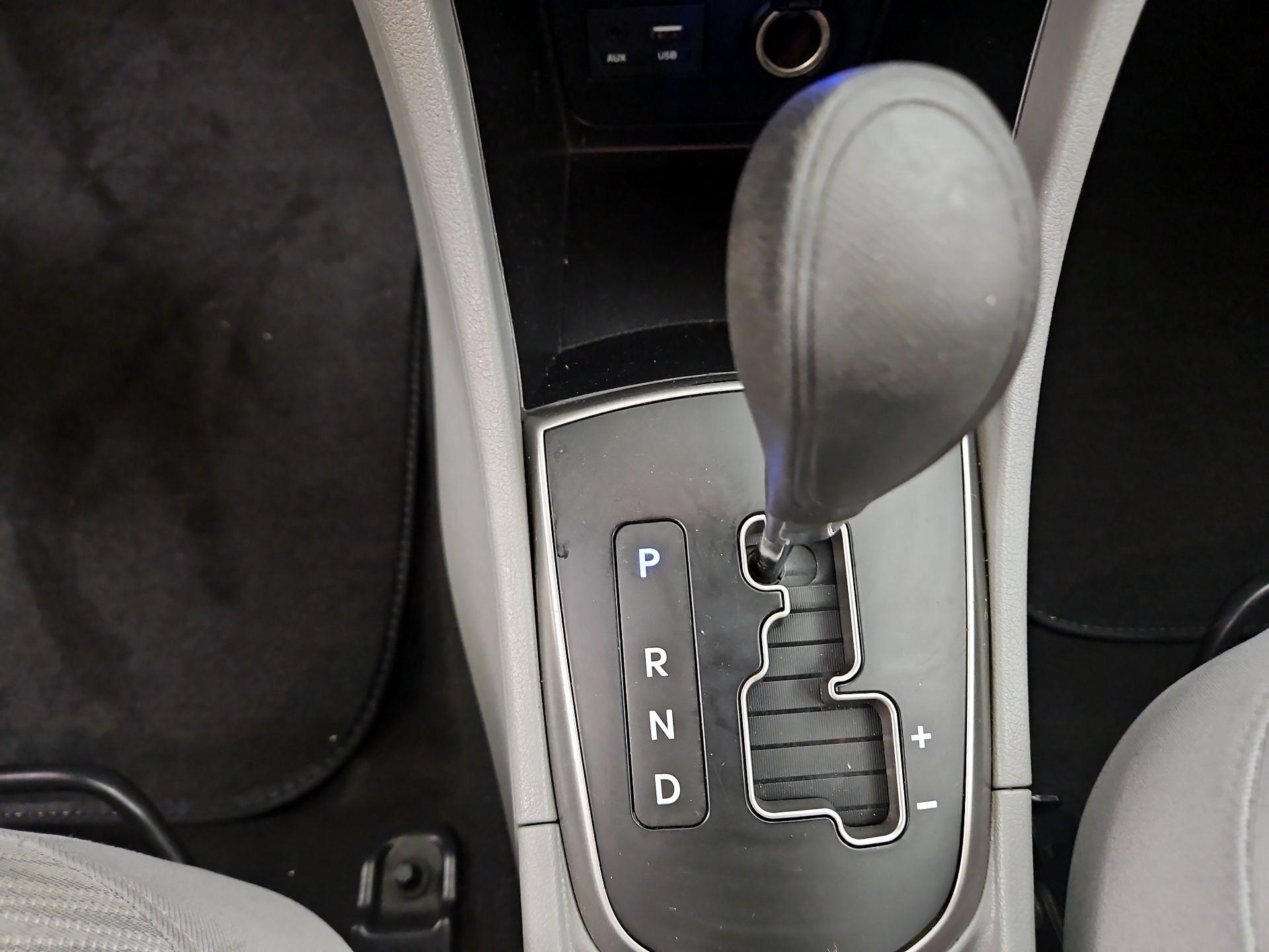 Thumbnail: 2017 Hyundai Accent - 16