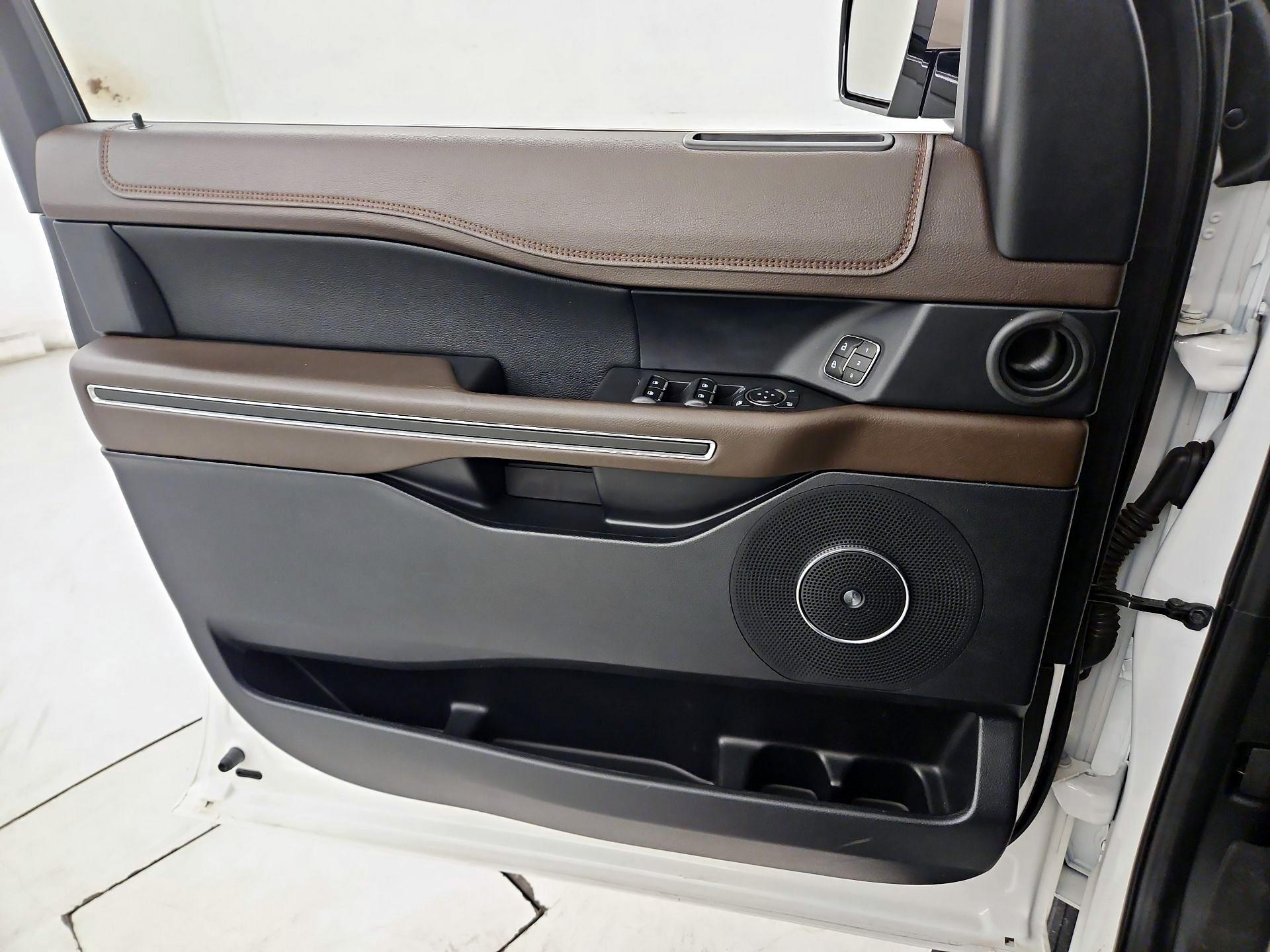 Thumbnail: 2020 Ford Expedition - 12