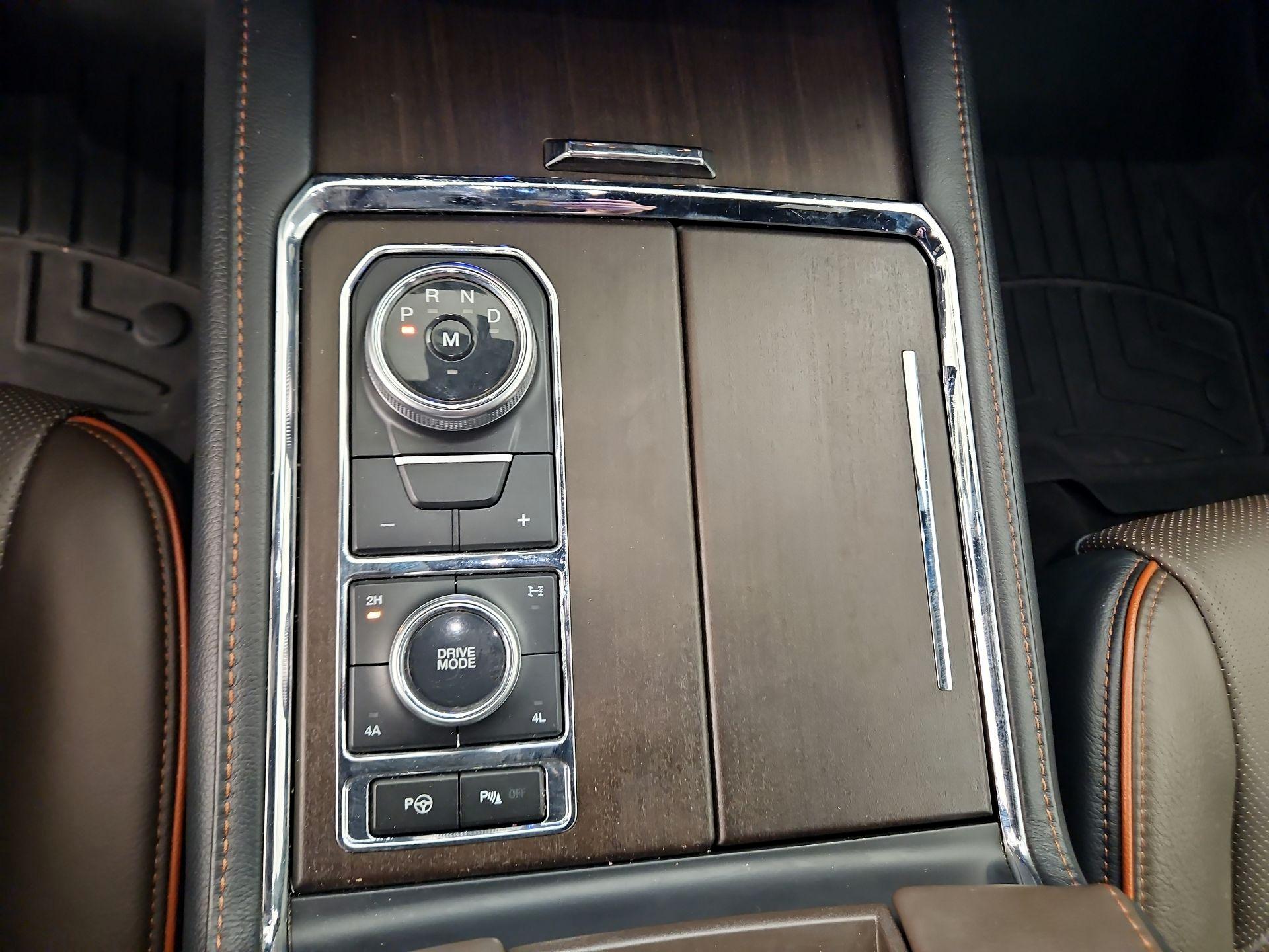 Thumbnail: 2020 Ford Expedition - 18