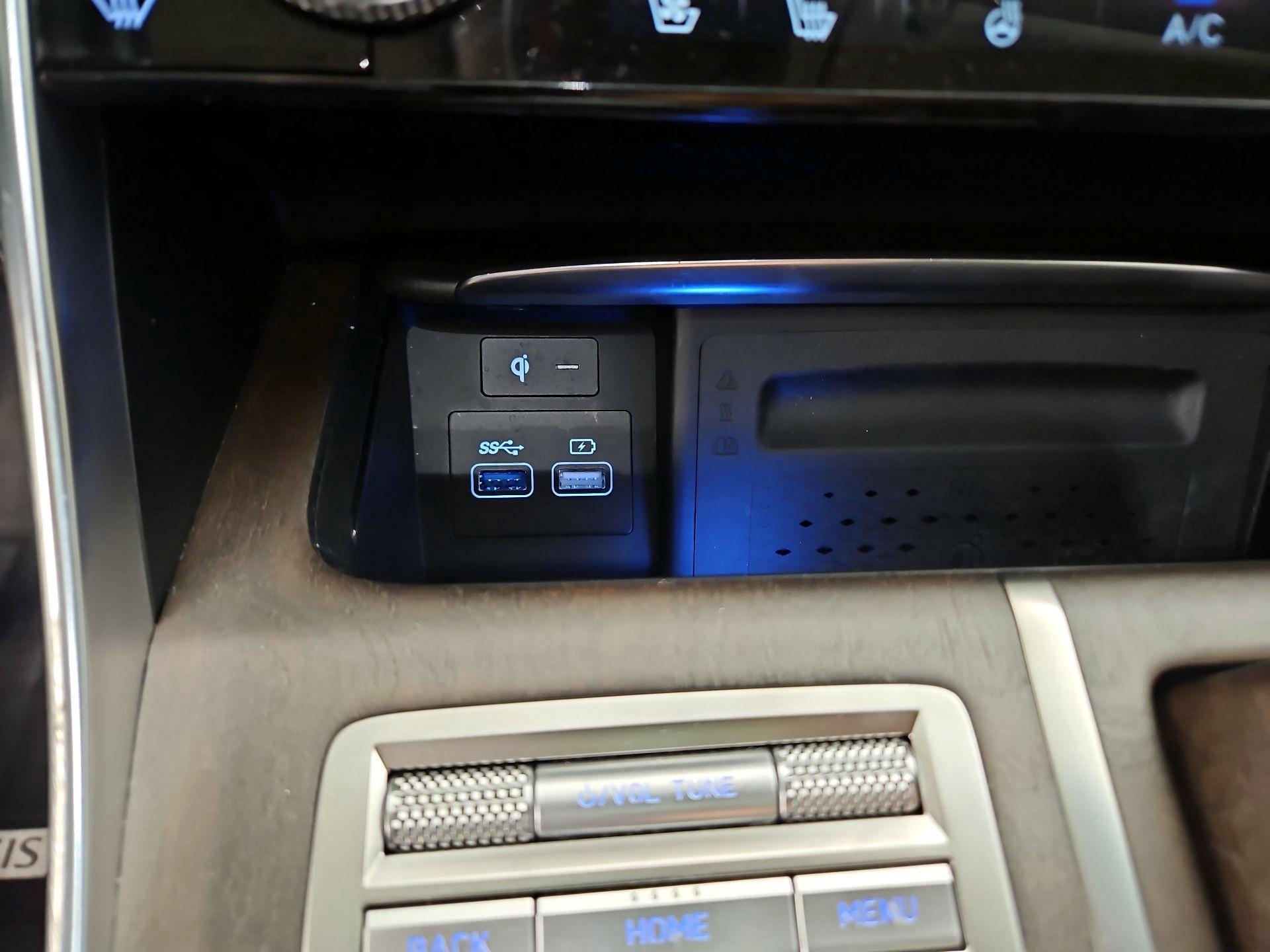 Thumbnail: 2021 Genesis GV80 - 19